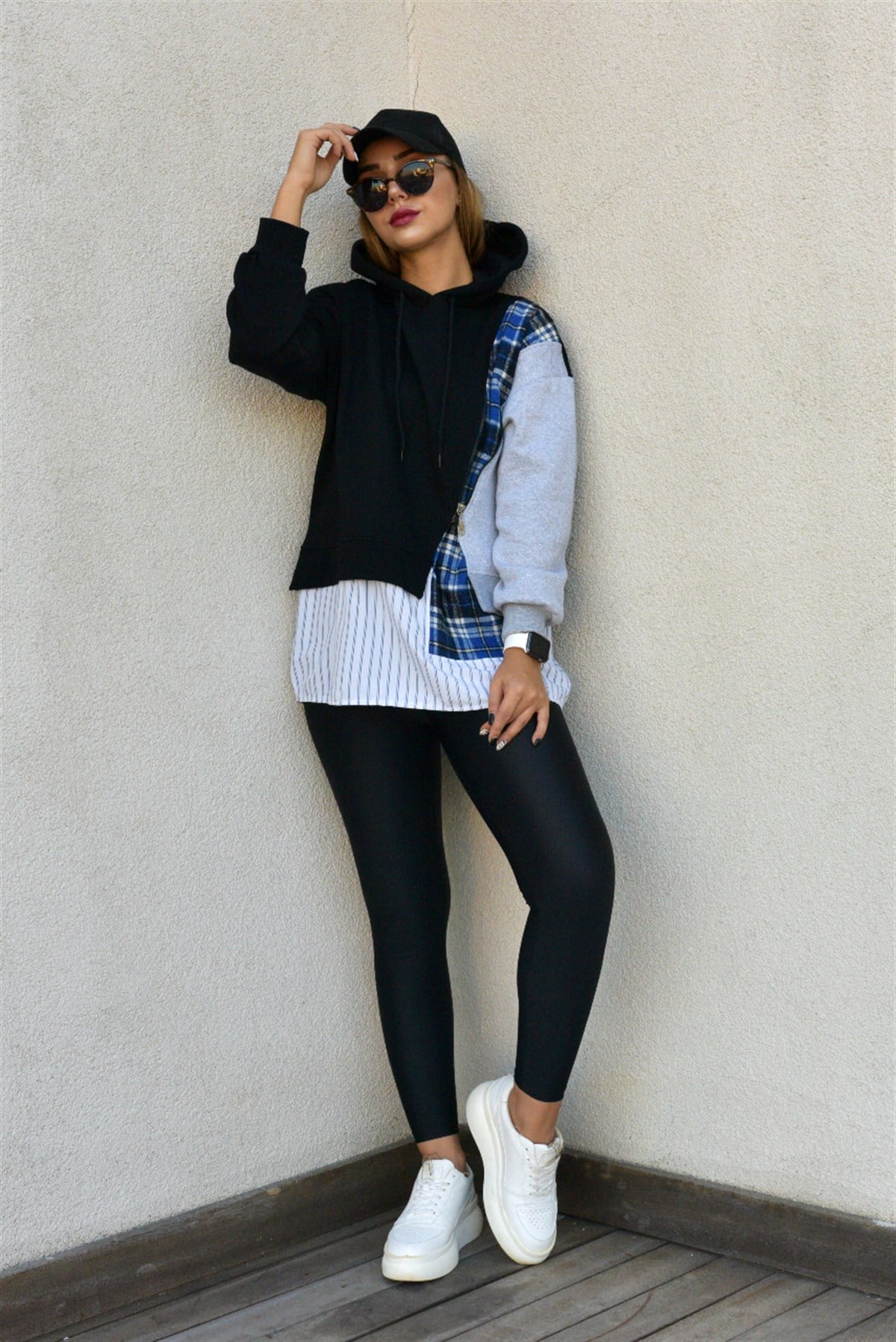 Şardonlu Siyah Tasarım Sweatshirt