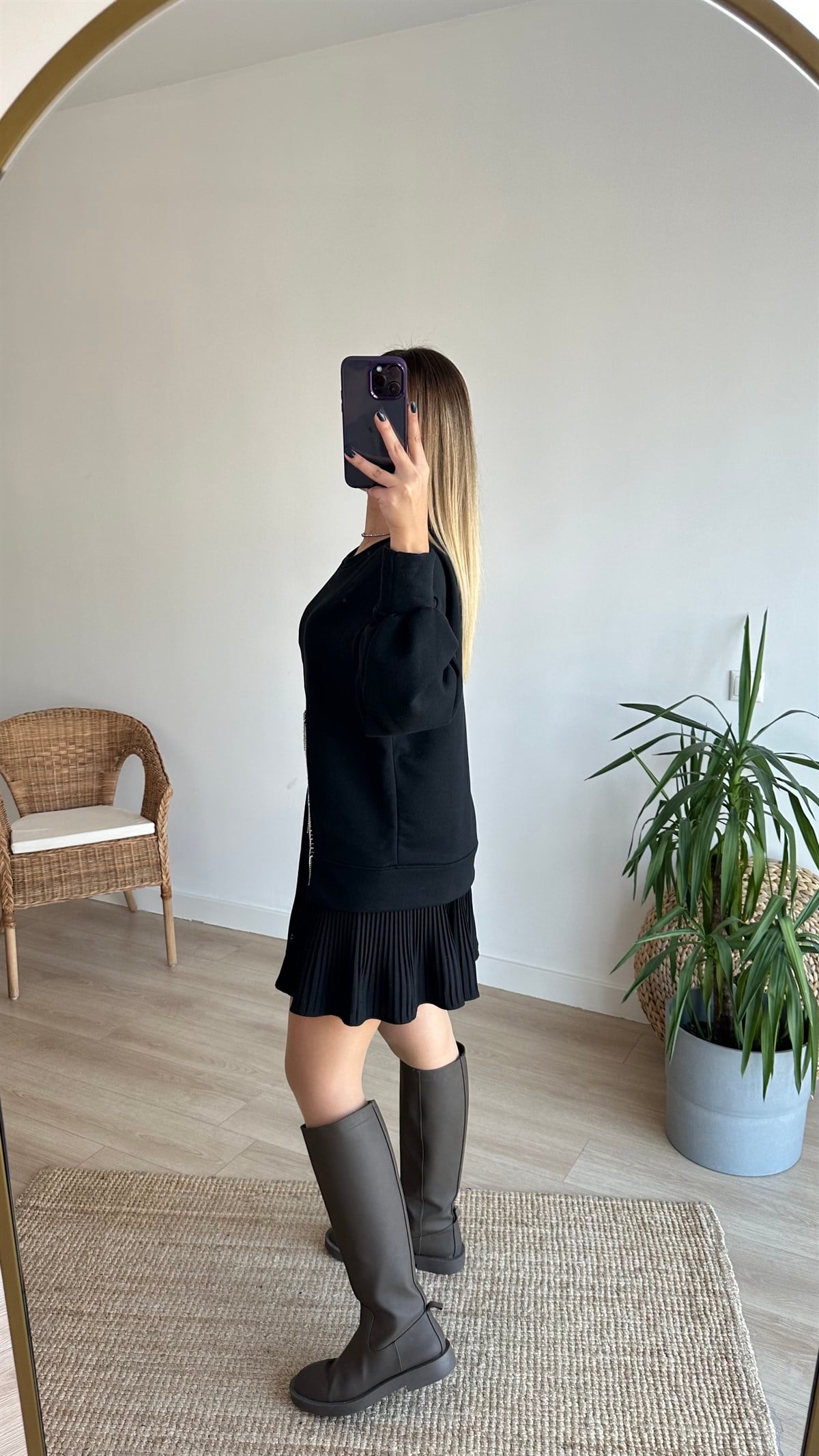 Üç İplik Önü V Taş Detaylı Tasarım Sweat