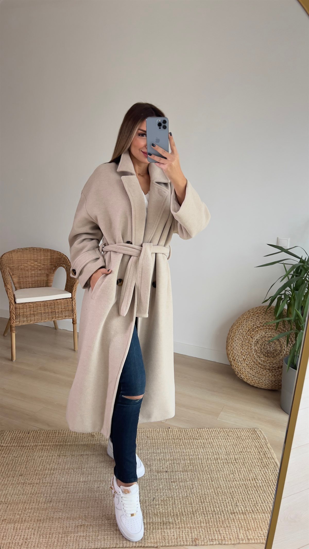 Kuşak Detaylı Astarlı Bej Kaban
