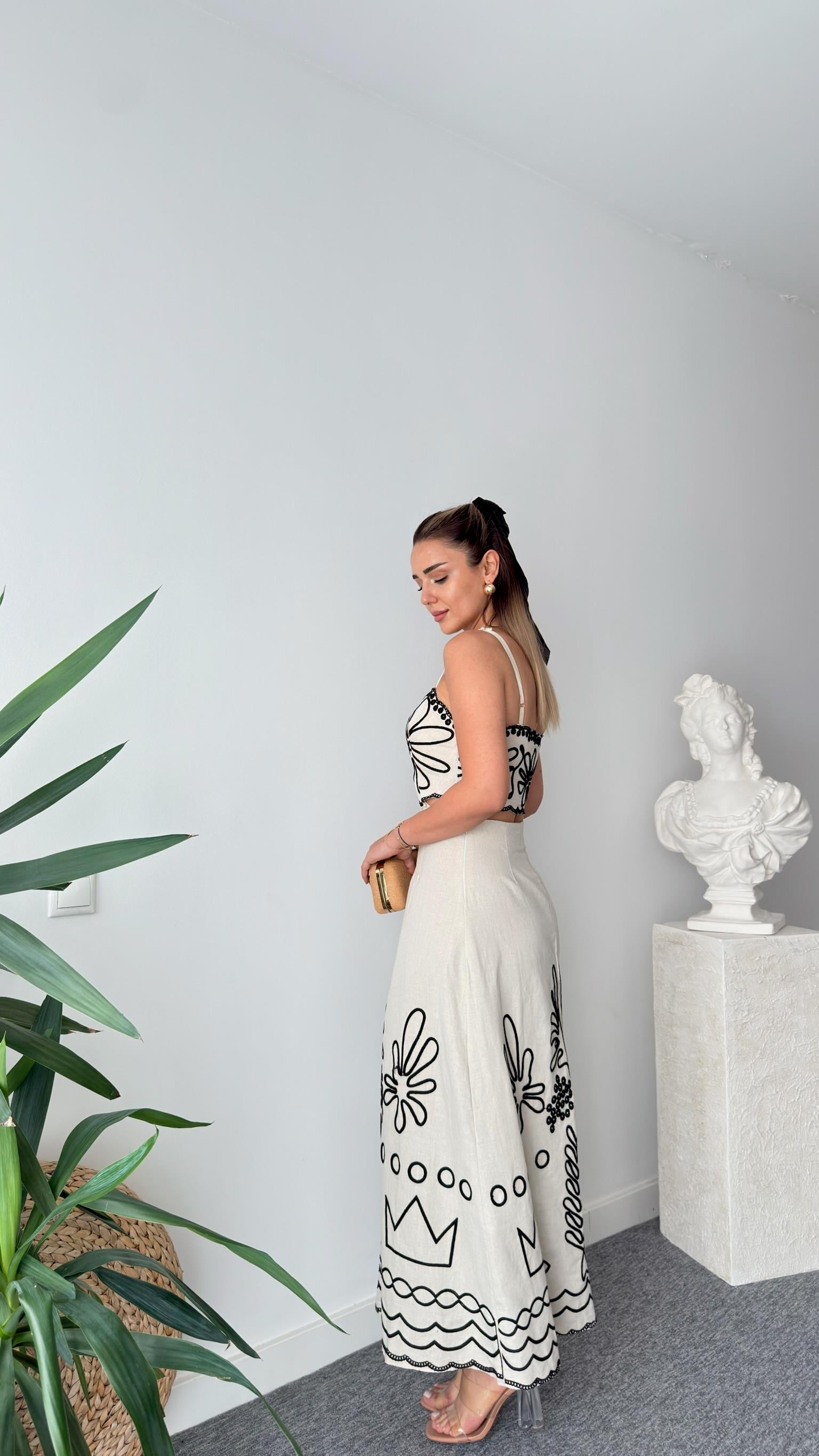 Roni Nakışlı Askılı Keten Elbise 