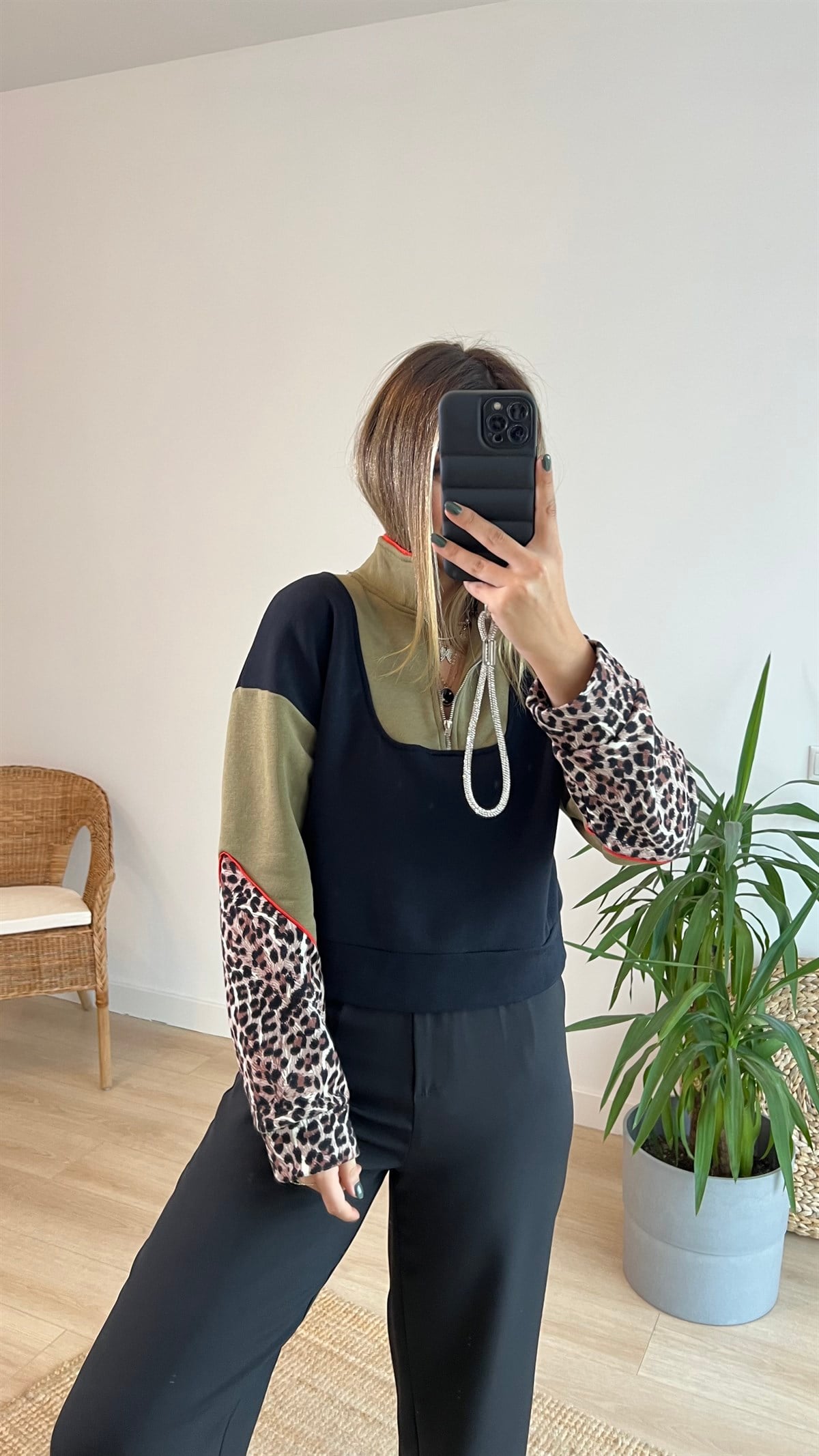 Yarım Fermuar Leopar Detay Sweat