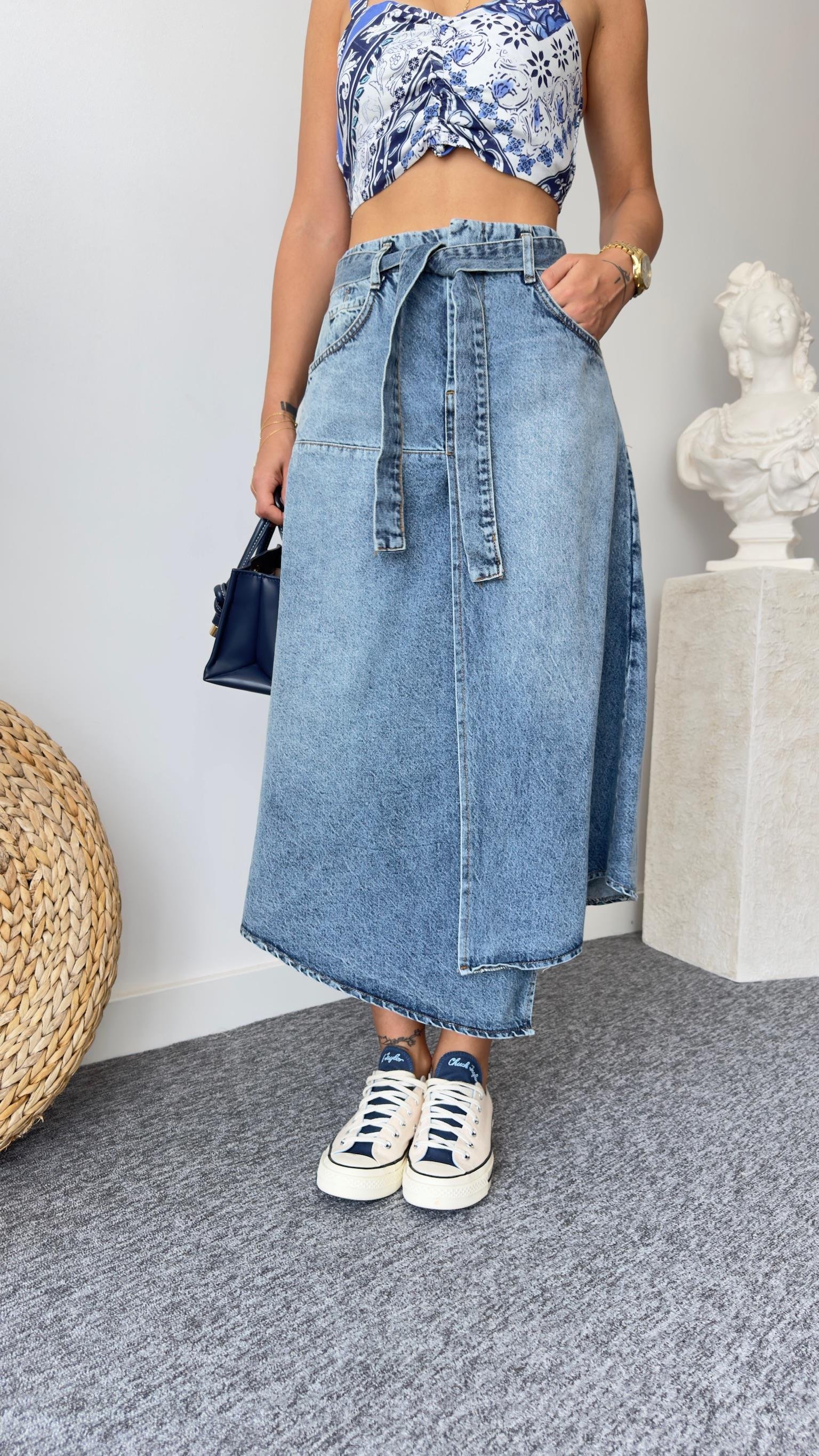 Bel Lastikli Asimetrik Kesim Denim Etek
