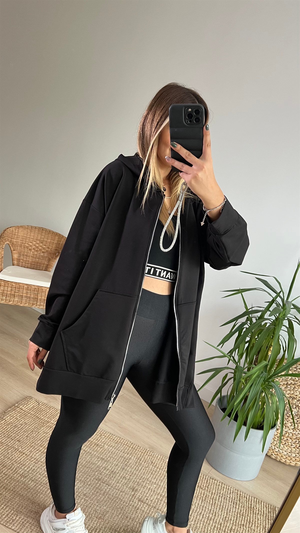 Yanları Yırtmaçlı Oversize Siyah Sweat