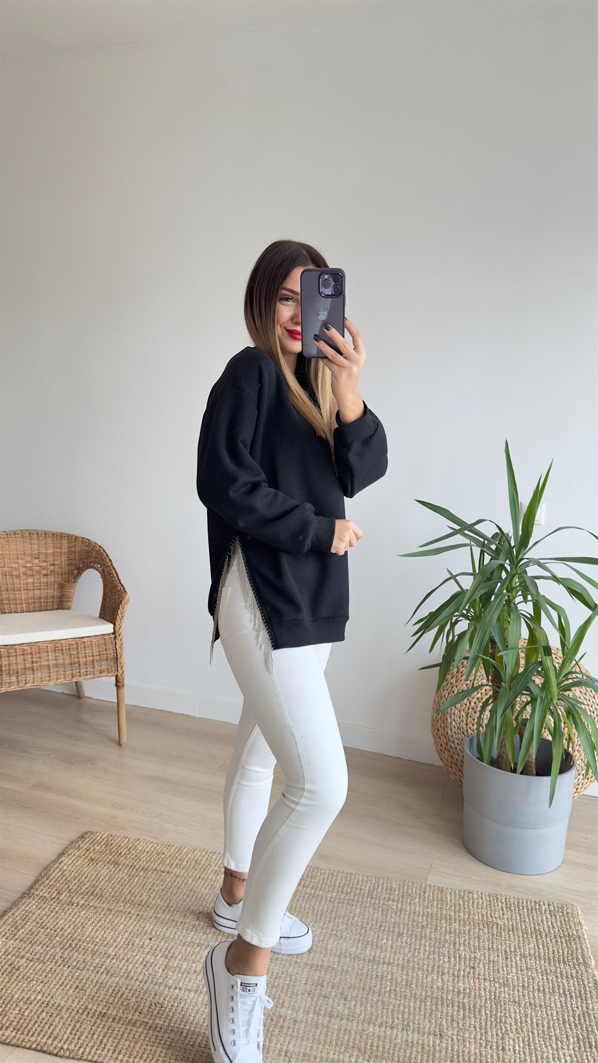 Yanları Yırtmaç Ve Zincir Detaylı Siyah Sweat