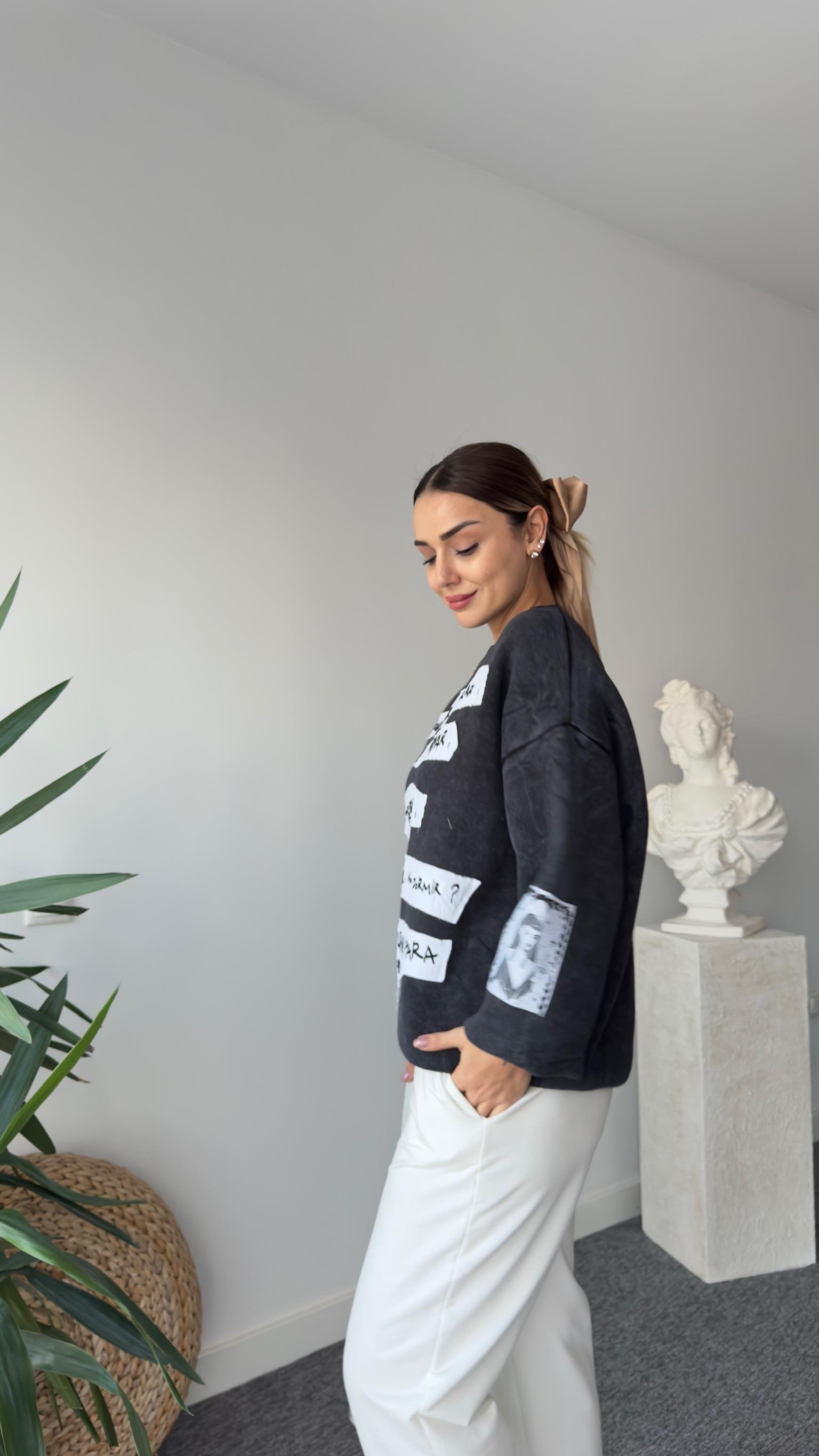 Anni Parça Üzeri Yazı Detaylı Sweatshirt