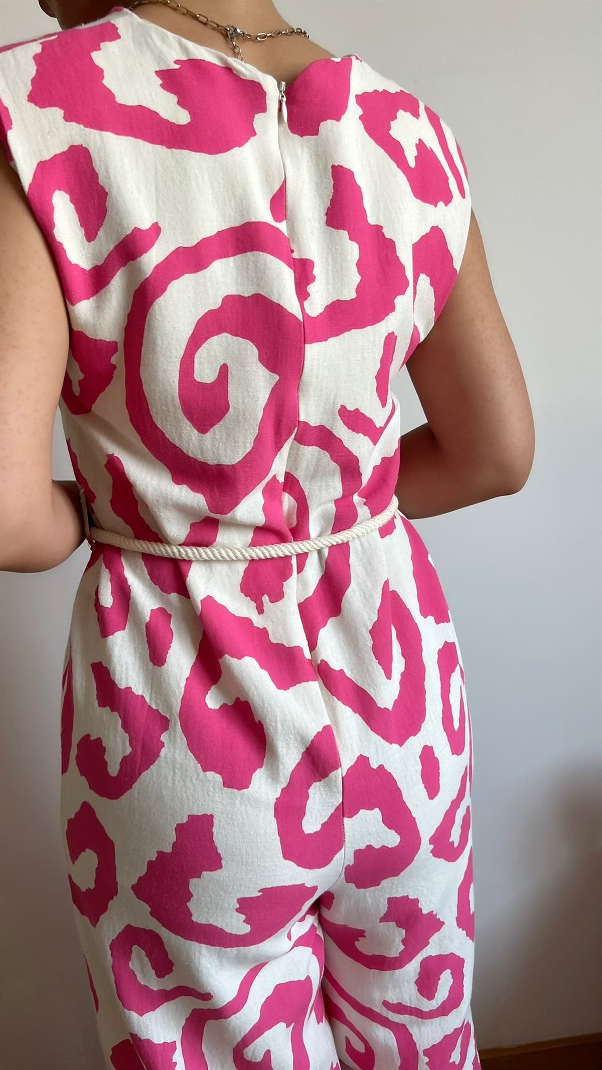 Halat Kemerli Pembe Desen Keten Tulum