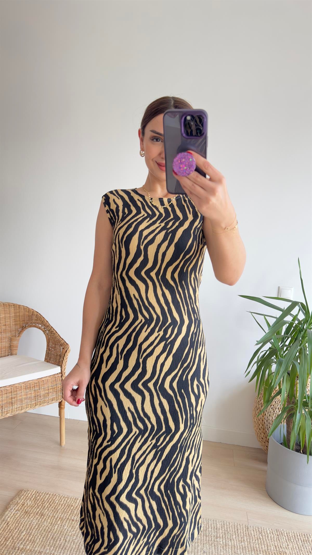 Bej Zebra Desen Yırtmaçlı Elbise