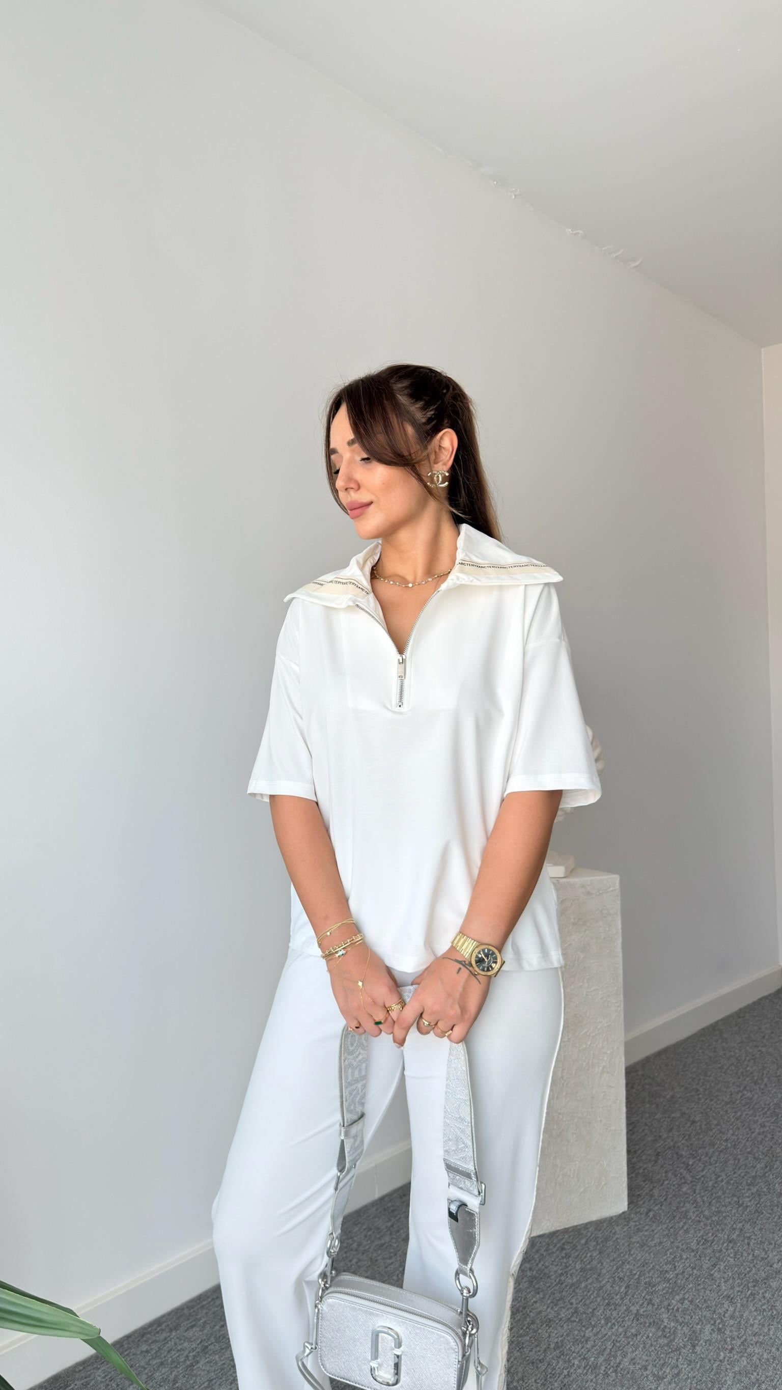 Beyaz Tarija Şerit Detaylı Modal Takım