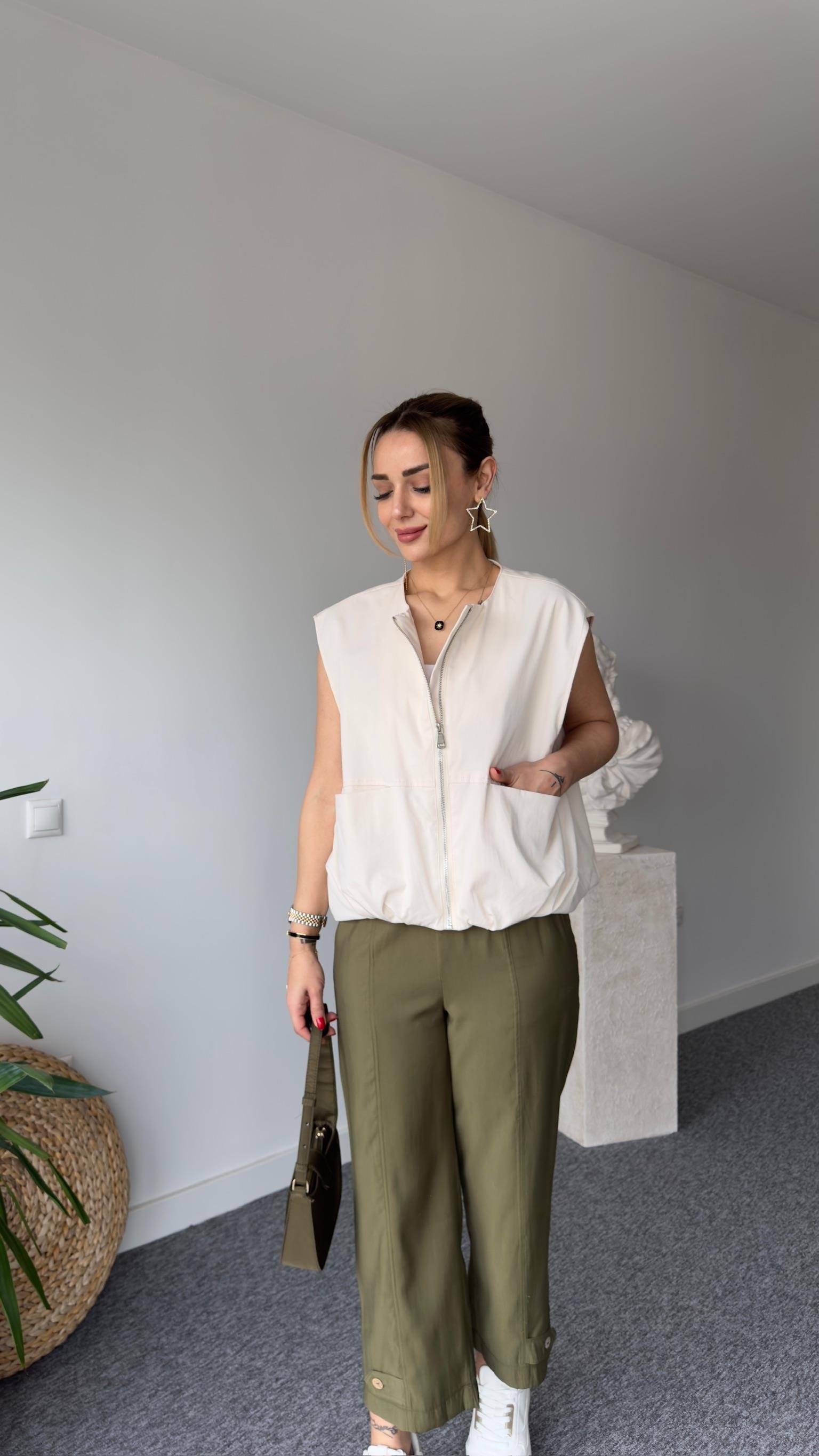 Marka Model Fermuarlı Çift Cepli Yelek