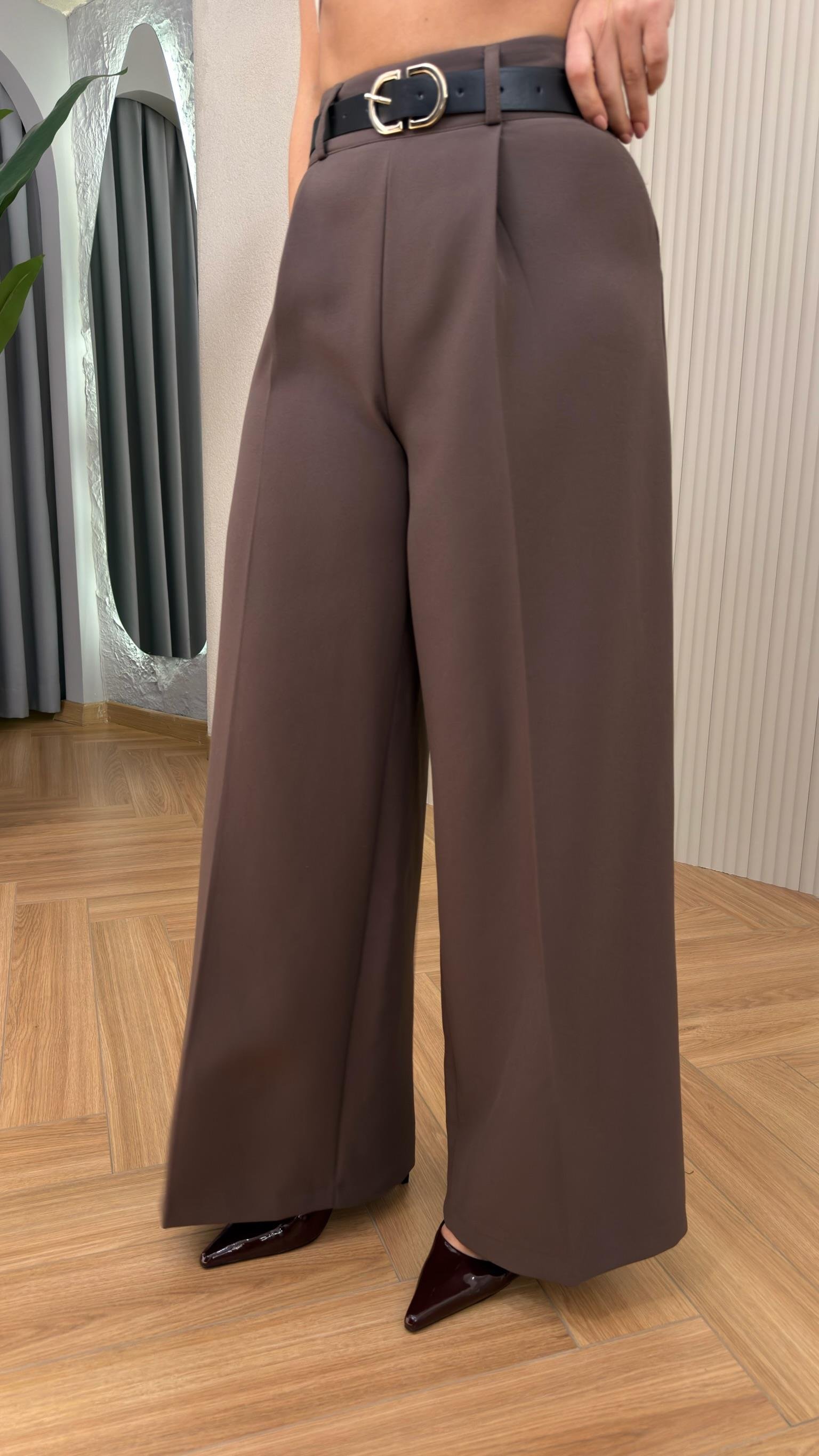 Kahve Madia Kemerli Pile Detay Pantolon