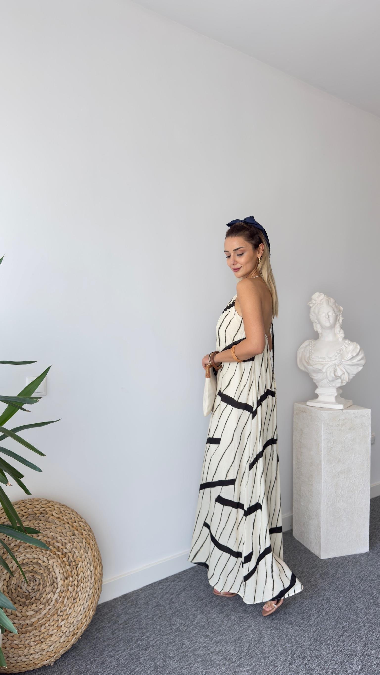 Sinda Massi Model Siyah Beyaz Çizgili Elbise 