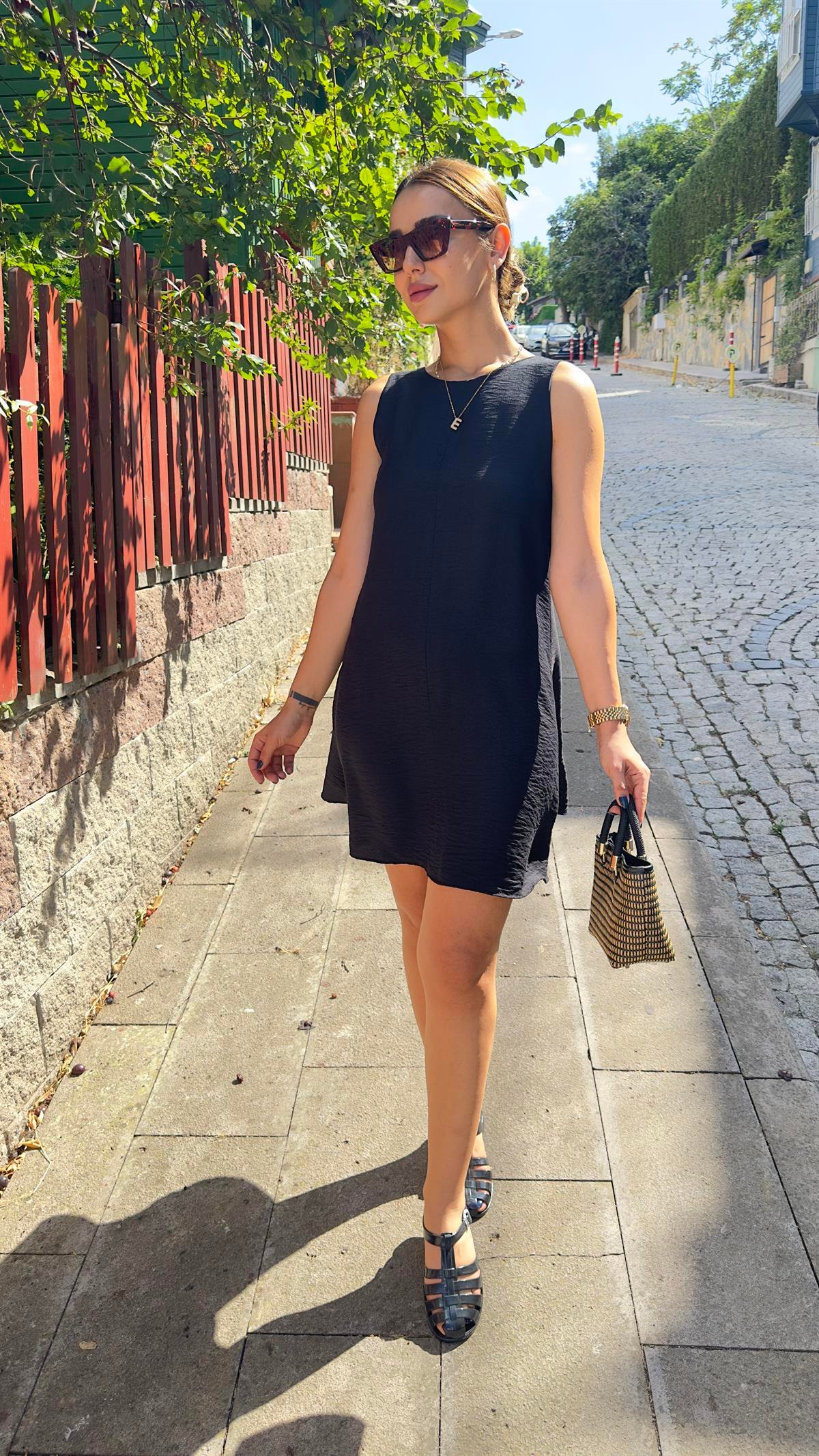 Siyah Kolsuz Çan Elbise 