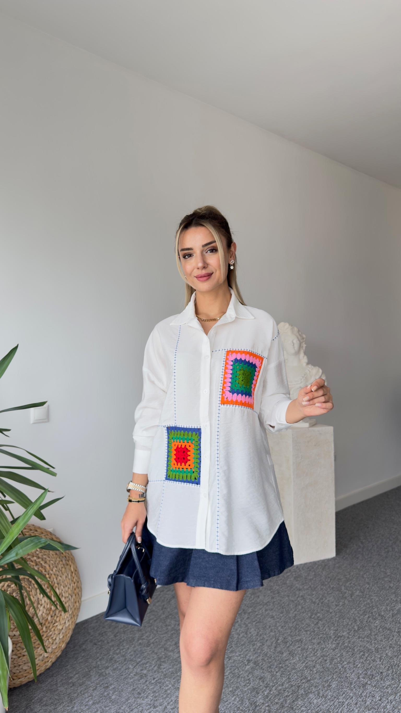 Tws Model Renkli Örgü Detay Beyaz Gömlek