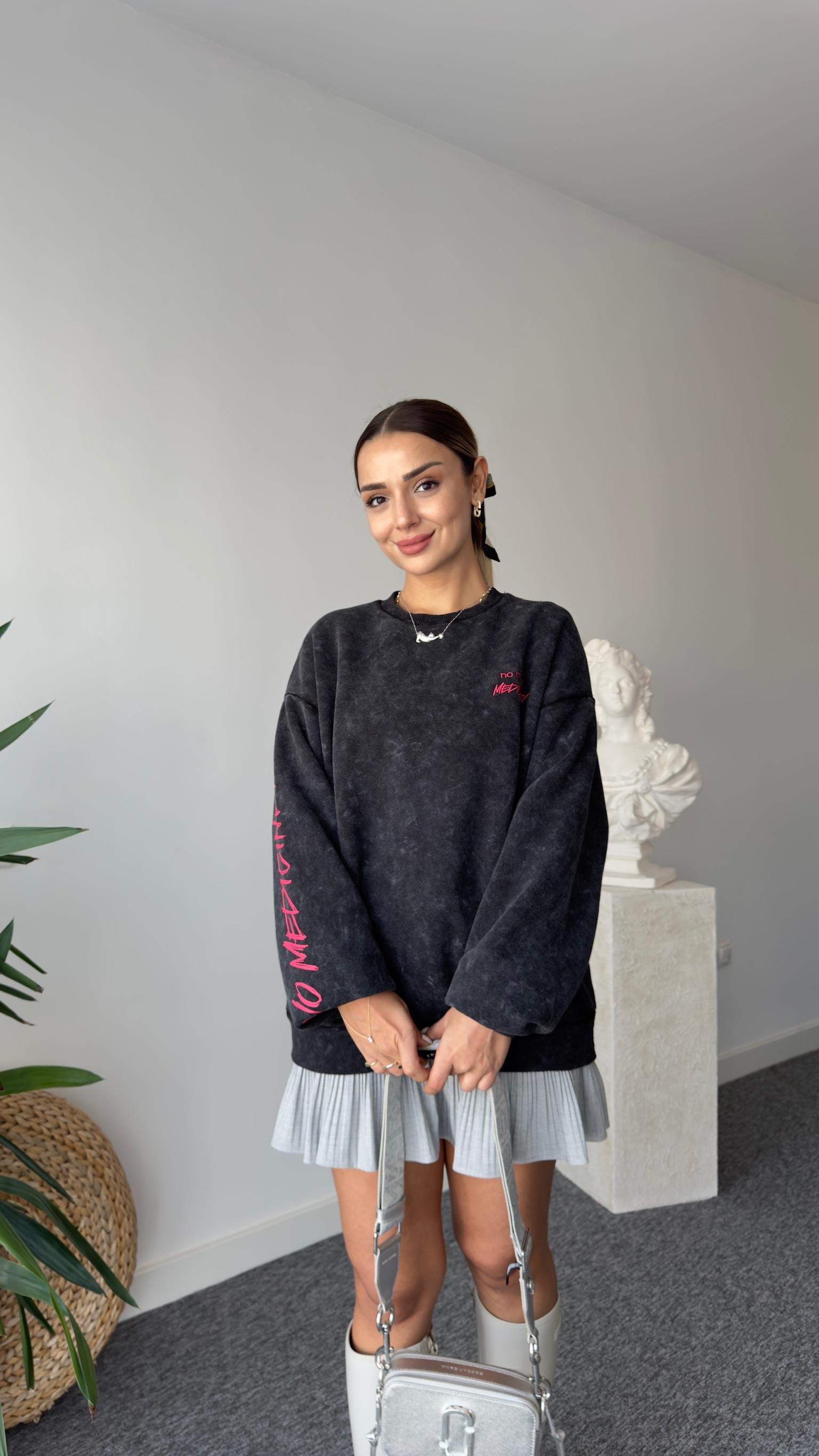 Blerin Pembe Yazı Detaylı Yıkamalı Sweat