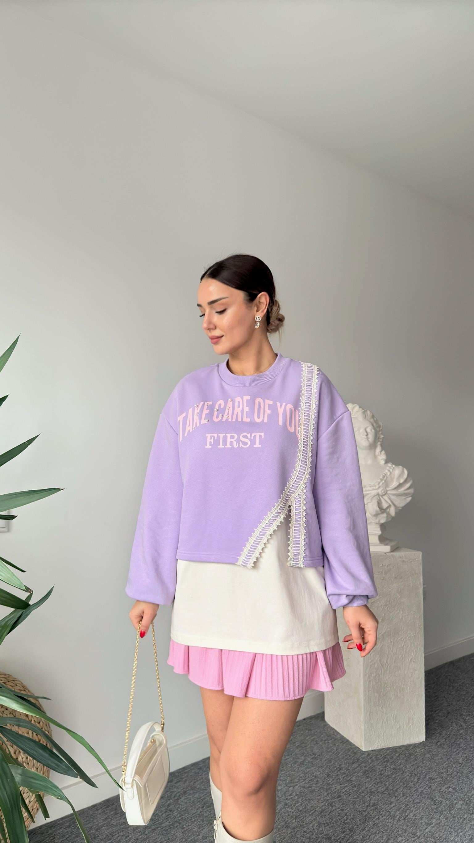 Levu Yazı Ve Dantel Detaylı Sweatshirt