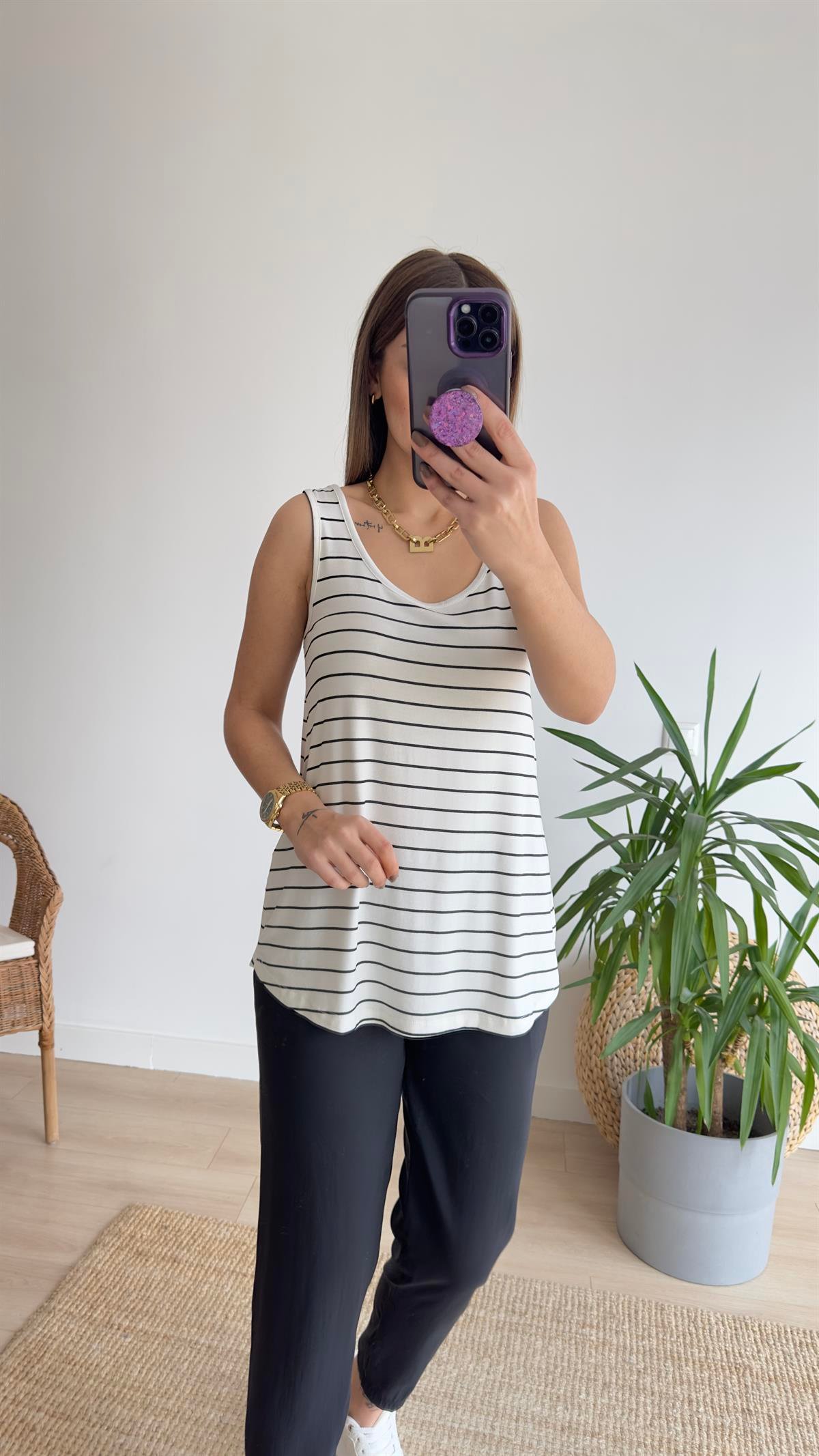 Havuz Yaka Beyaz Çizgili Viskon Bluz