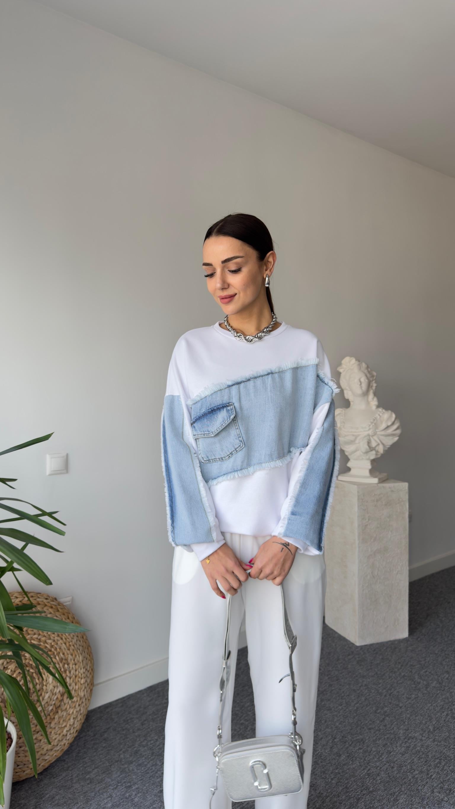 Moren Asimetrik Kotlu Beyaz Sweatshirt
