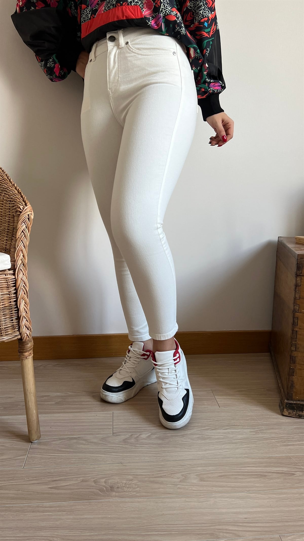 Likralı Toparlayan Beyaz Skinny Jean 