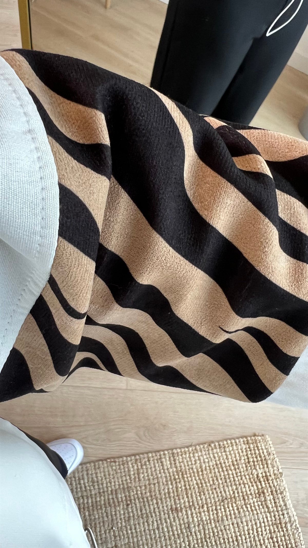 Kolları Zebra Detaylı Sweatshirt