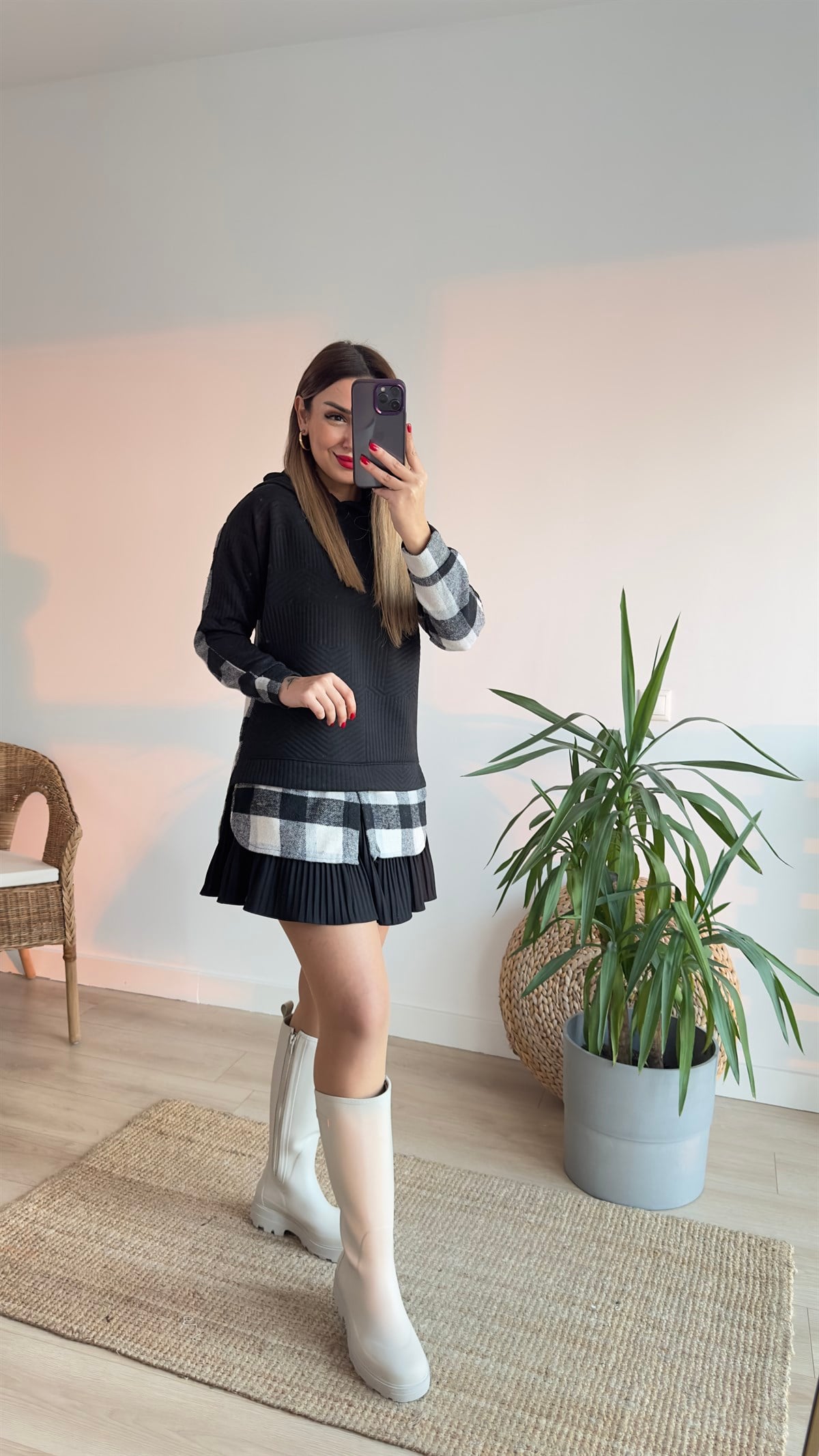 Sırt Ekoseli Kapüşonlu Siyah Sweat