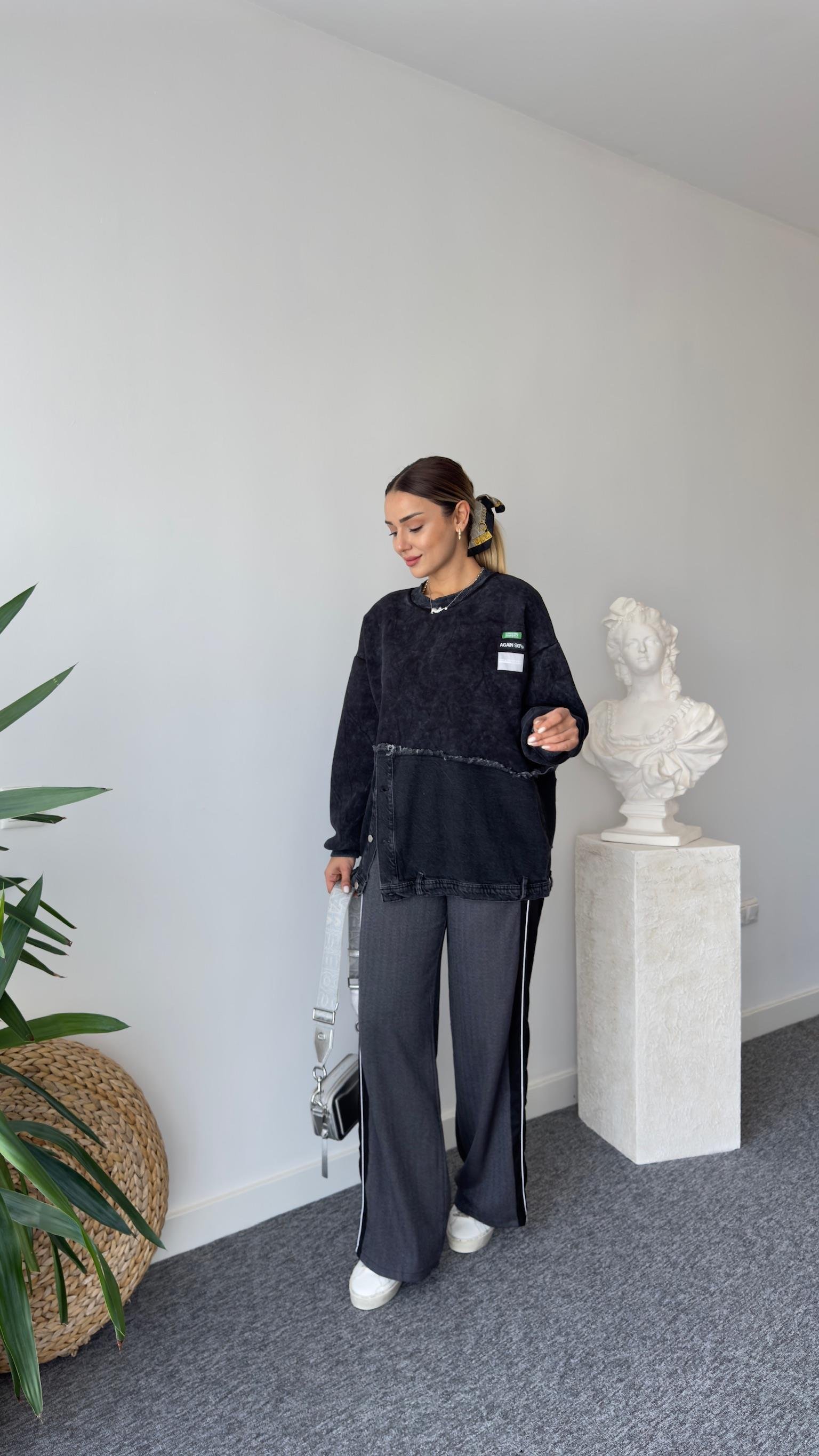 Altı Kotlu Düğme Detaylı Sweatshirt