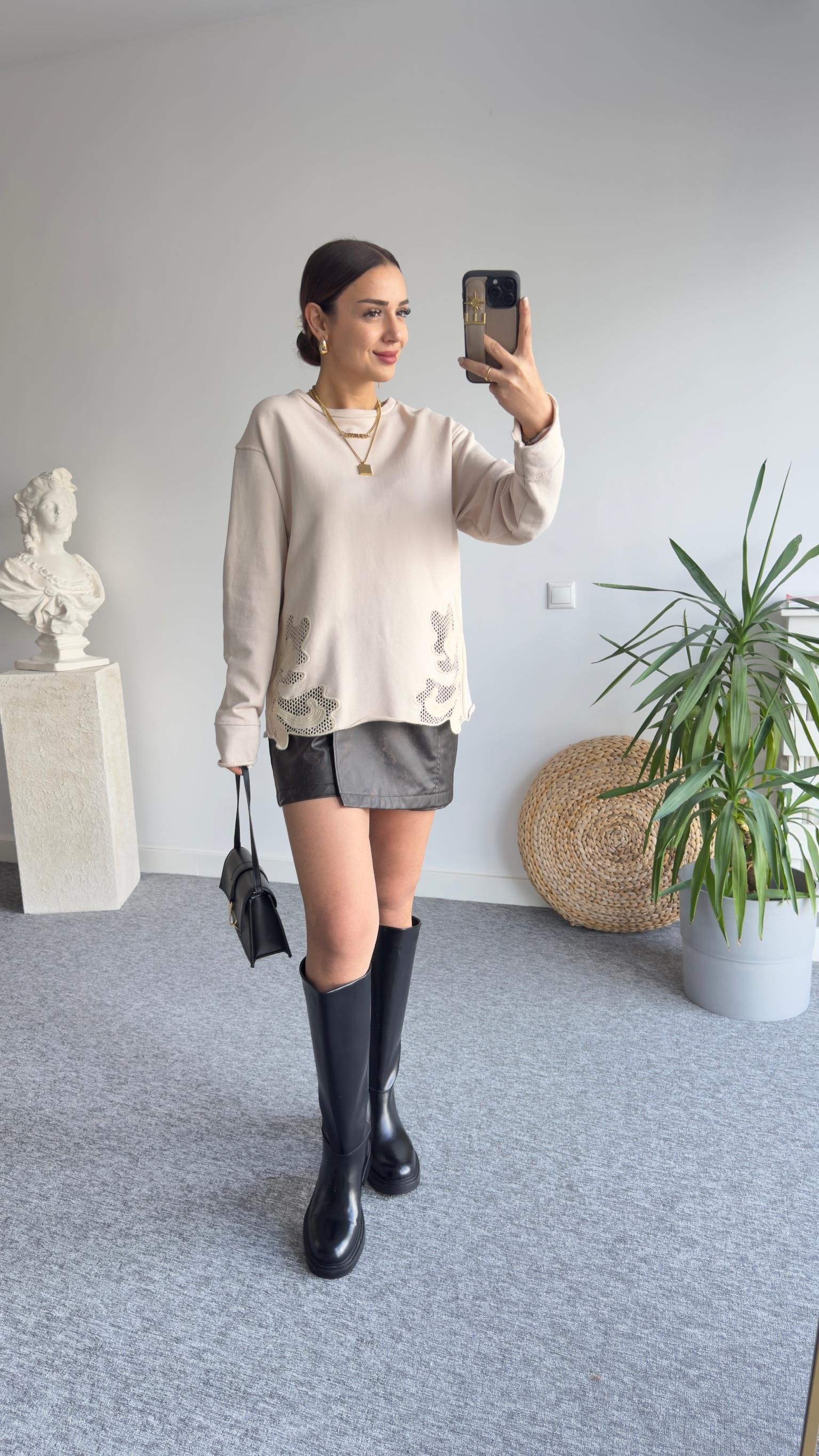 Marka Model Aplike Detay Bej Sweat