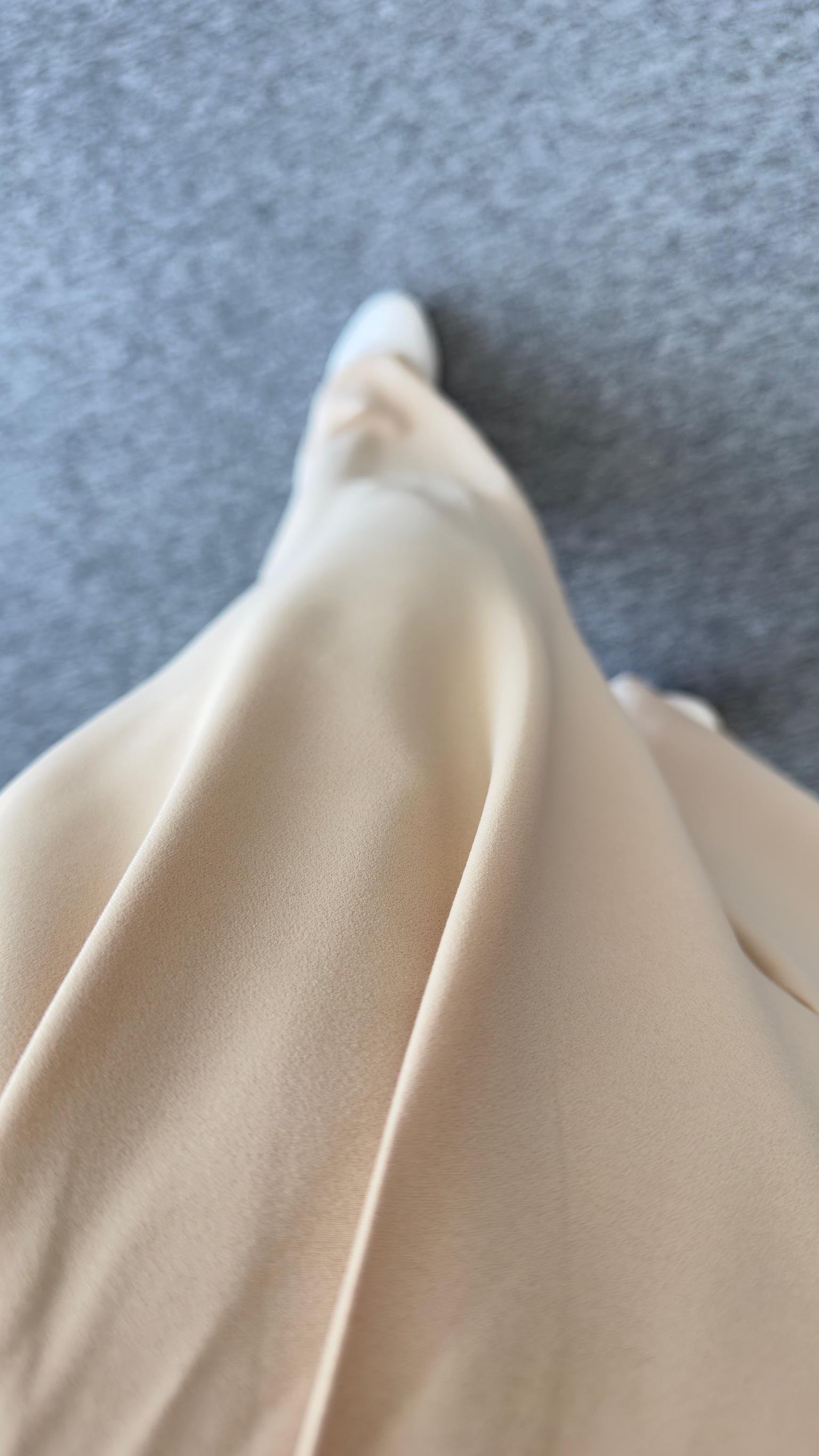 İgor Etiket Detaylı Bej Pantolon