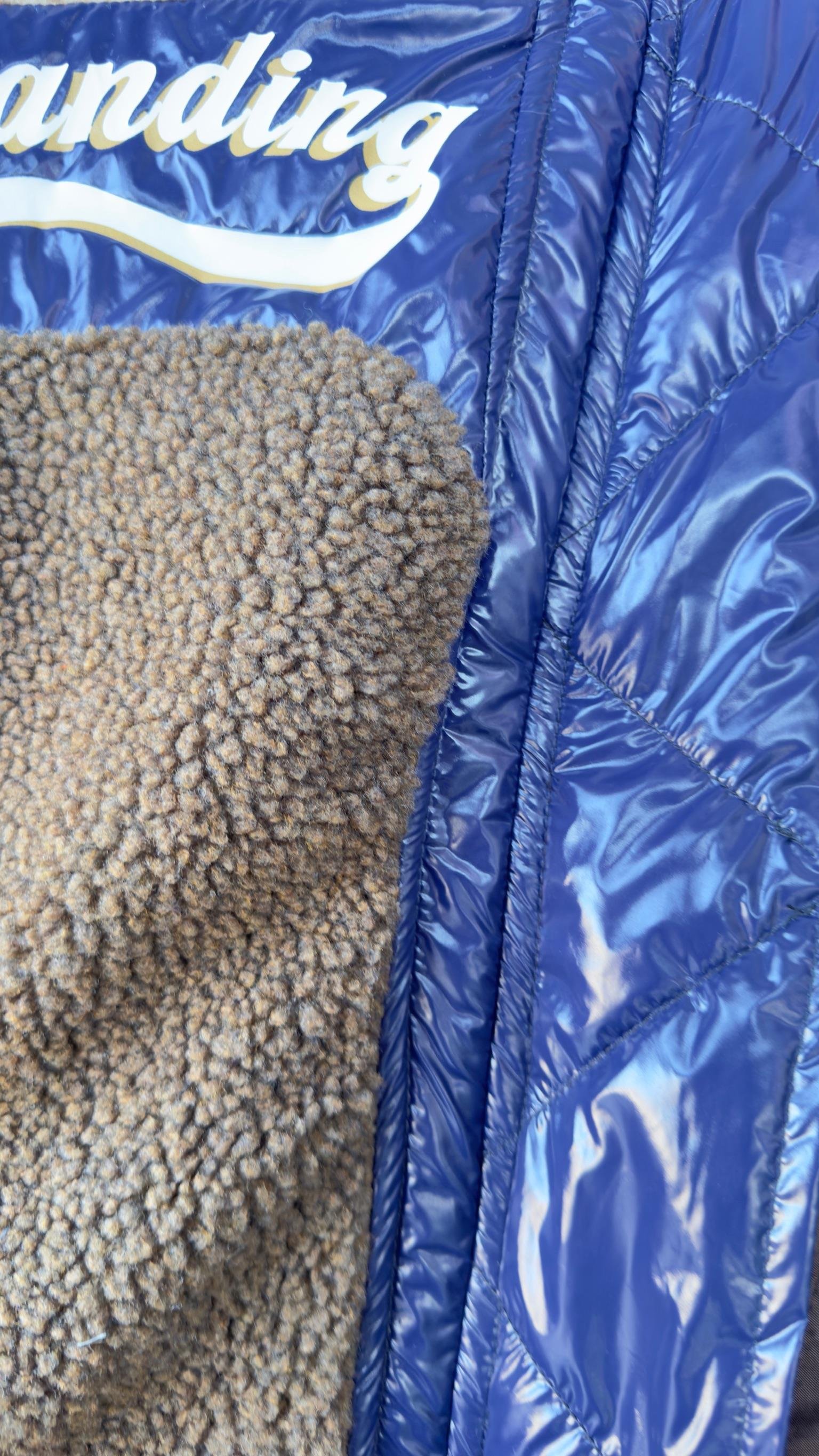 Lesie Yazı Detaylı Kahve Tasarım Peluş Mont