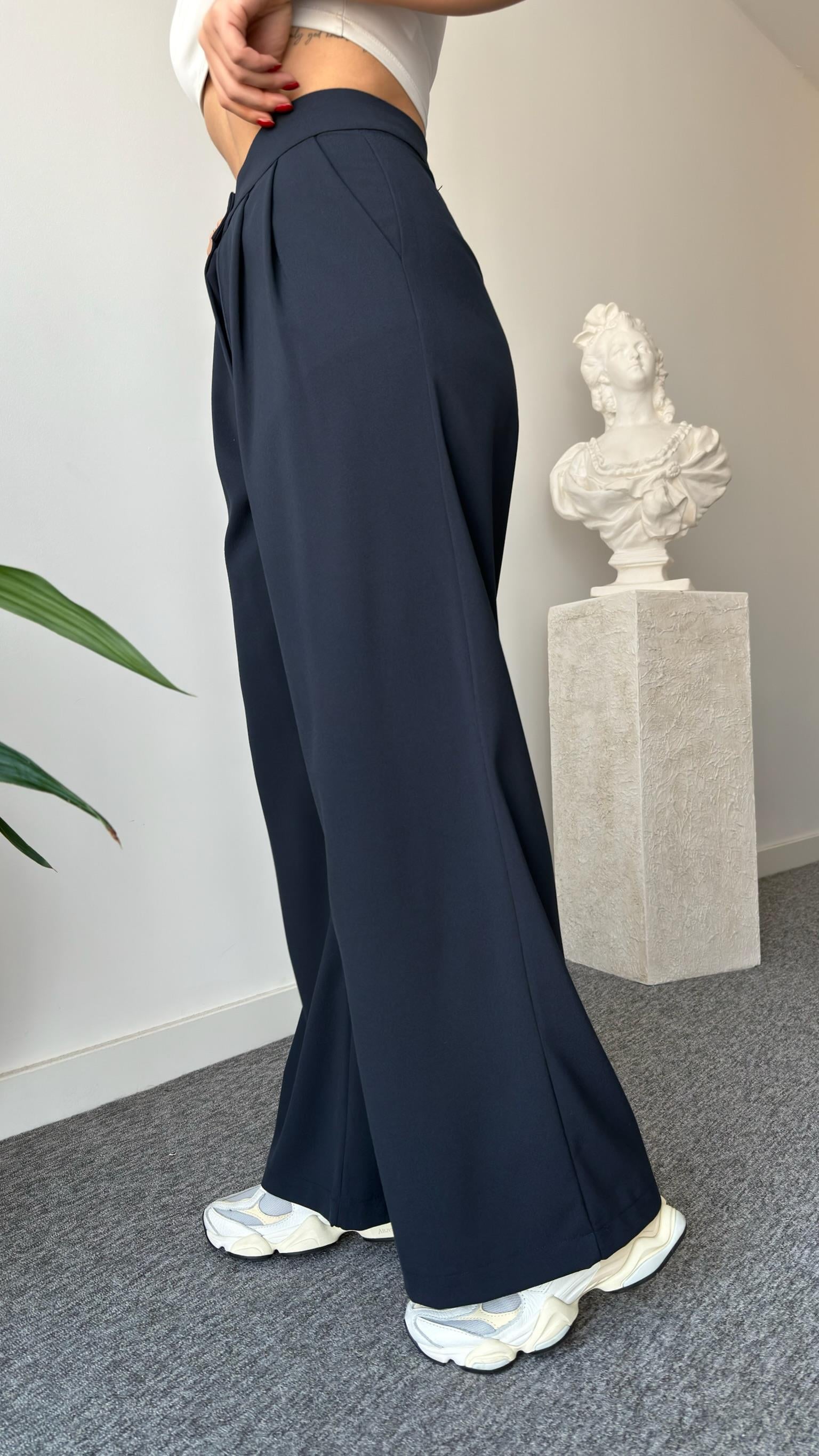 Nema Taş Detaylı Blazer Pantolon Takım