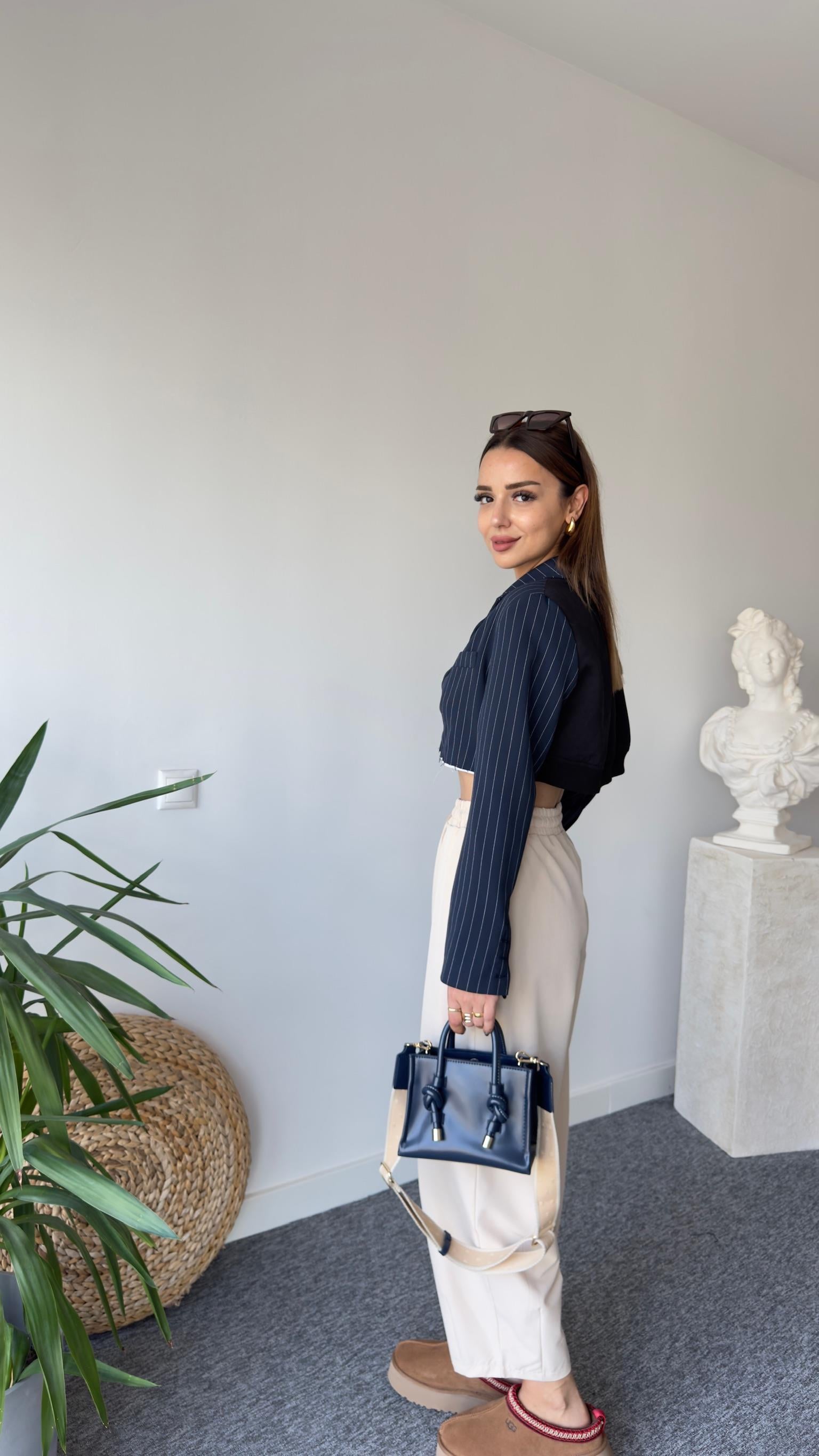 Zra Model Önü Çizgili Crop Ceket