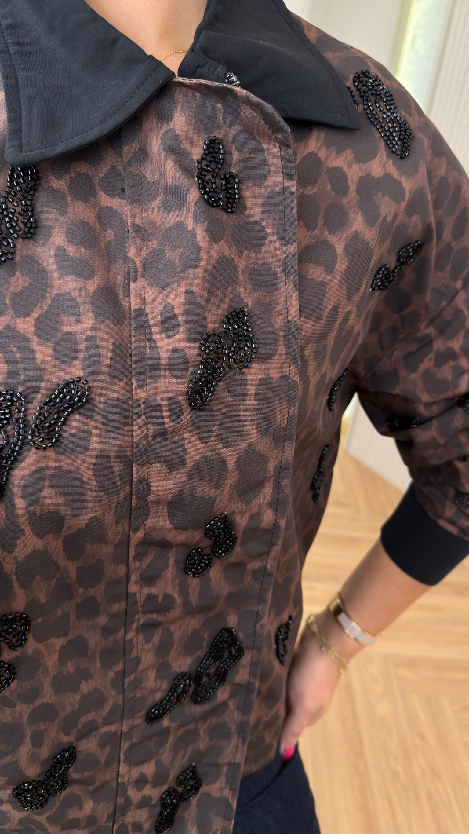 Preta Taş Detaylı Leopar Ceket