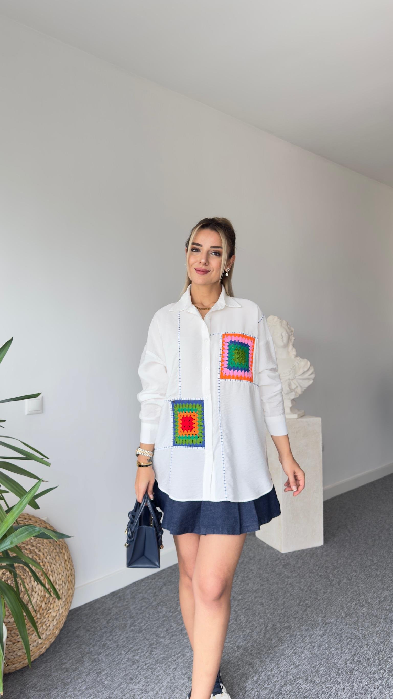 Tws Model Renkli Örgü Detay Beyaz Gömlek