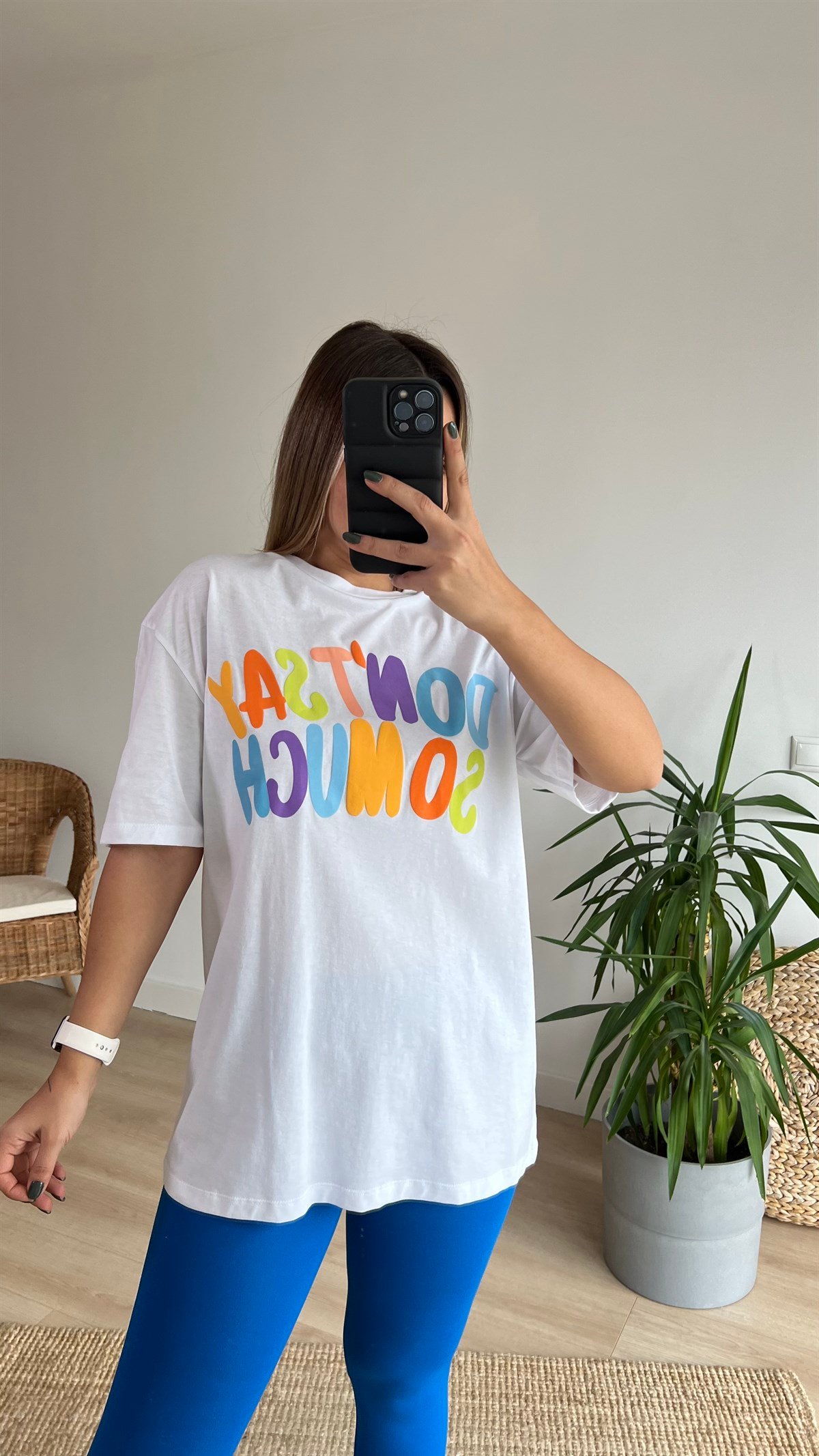 Beyaz Kabartma Yazı Detaylı Basic Tshirt