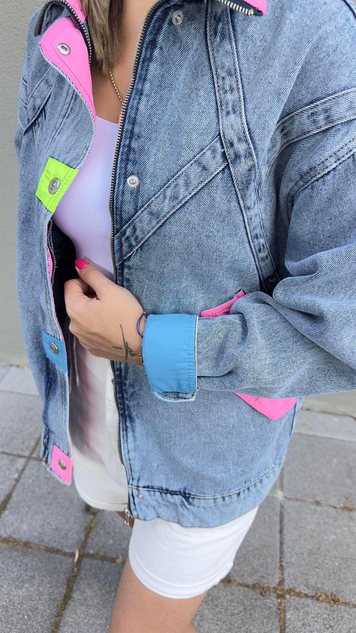 Rosy Renk Detaylı Jean Ceket