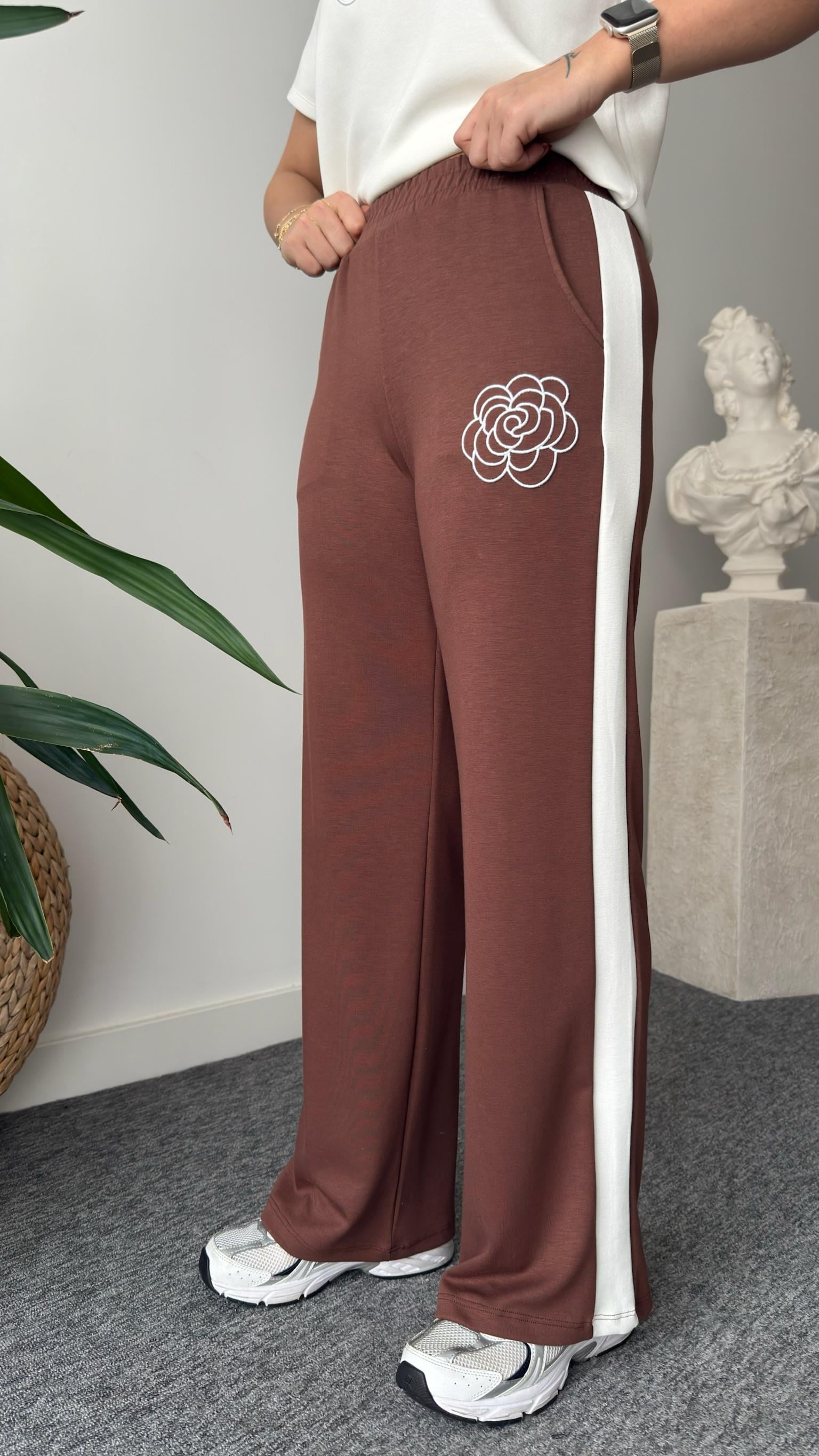 Kahve Neya Nakışlı Modal Takım