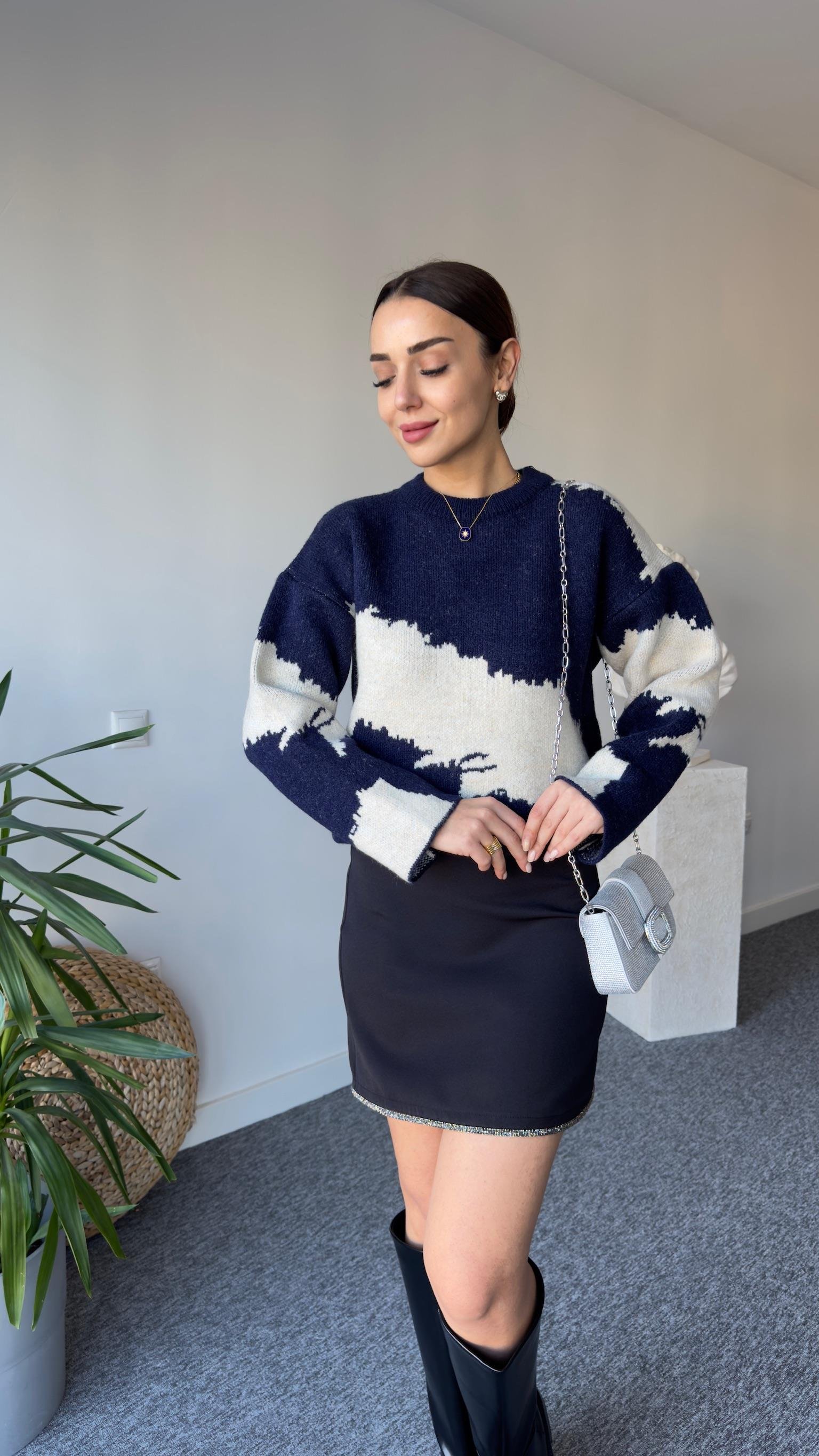 Lacivert Geçişli Massi Model Kazak
