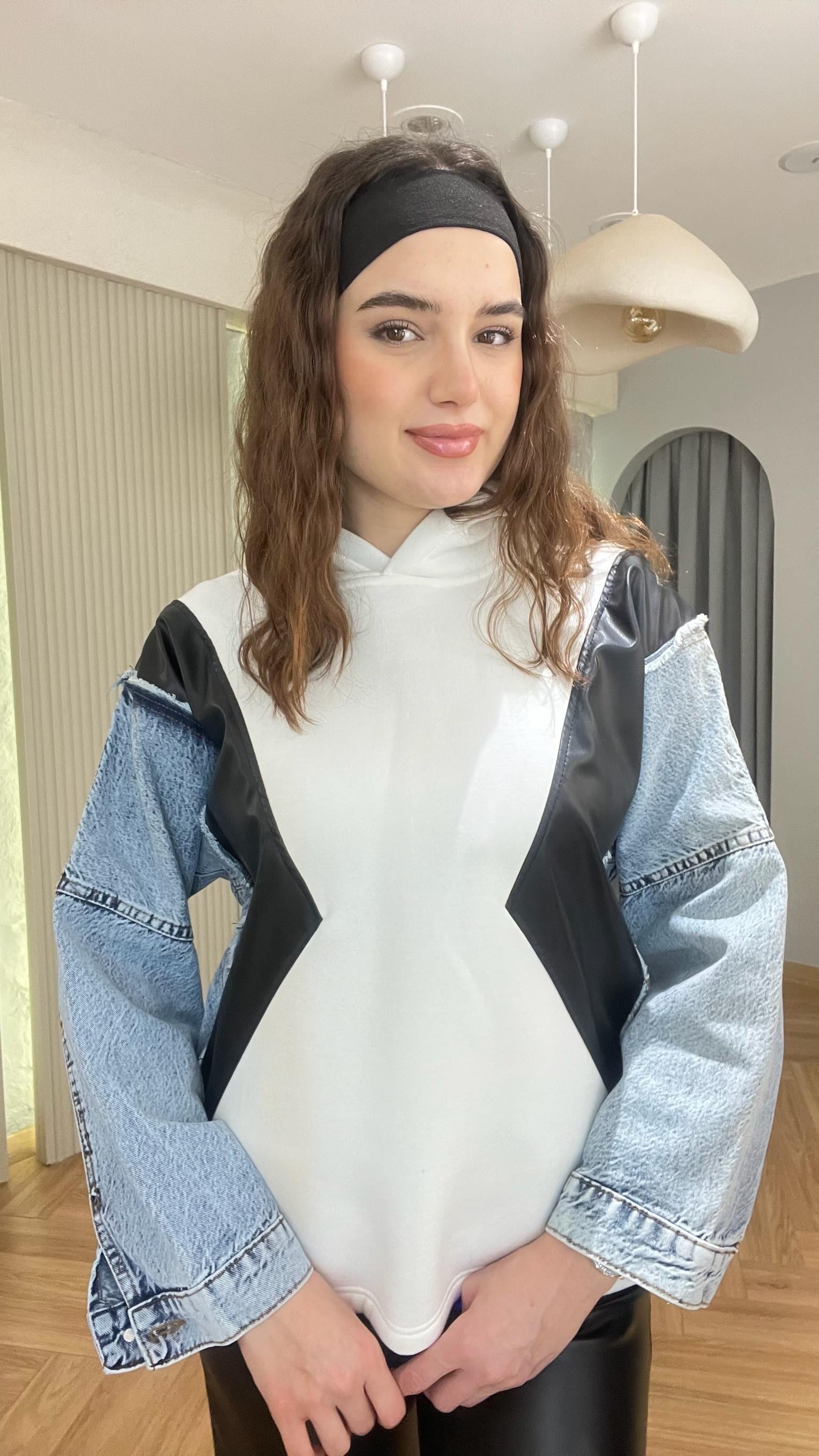 Beyaz Kot Ve Deri Garnili Kapüşonlu Sweatshirt