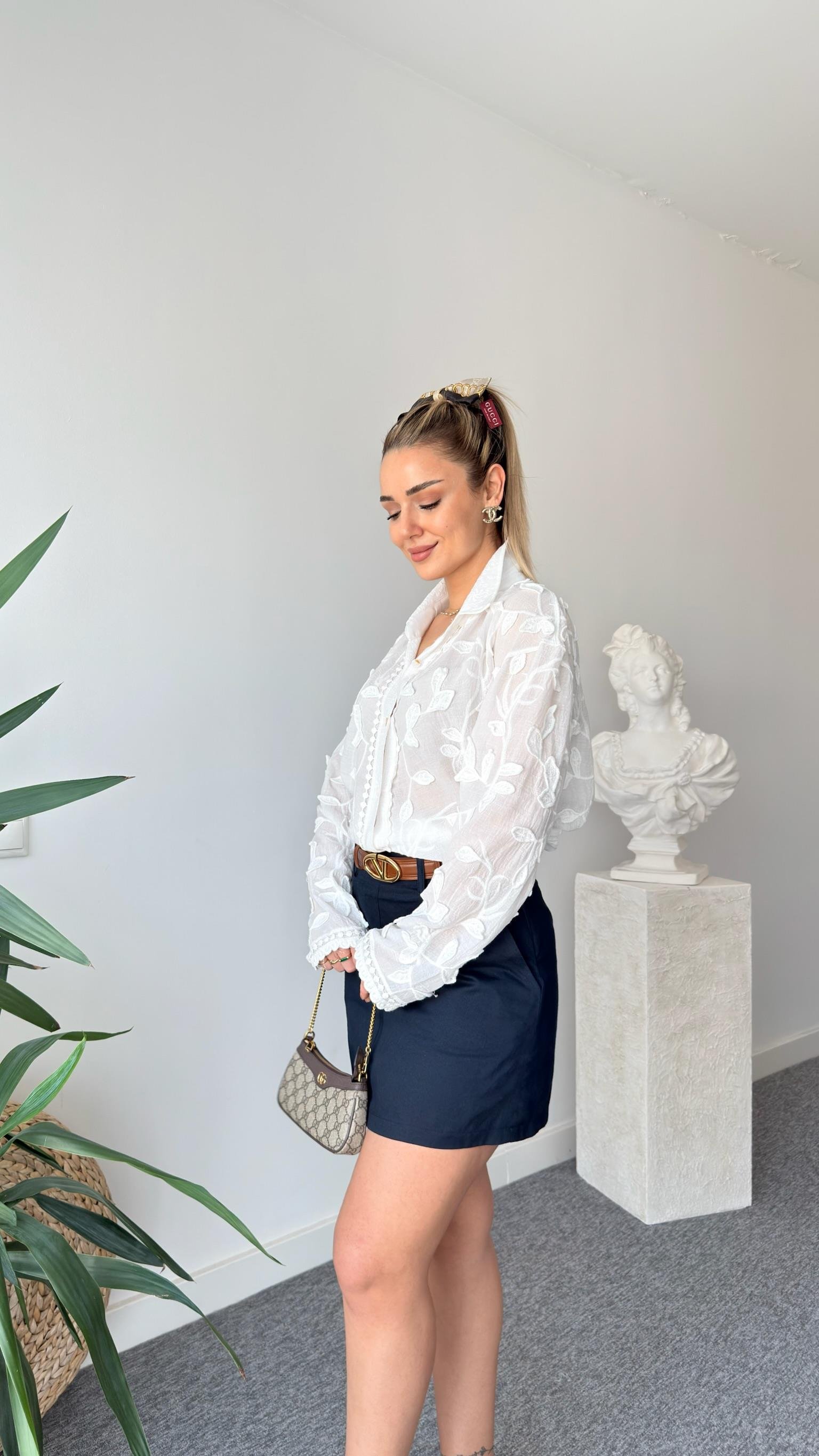 Nueava Nakışlı Ekru Gömlek