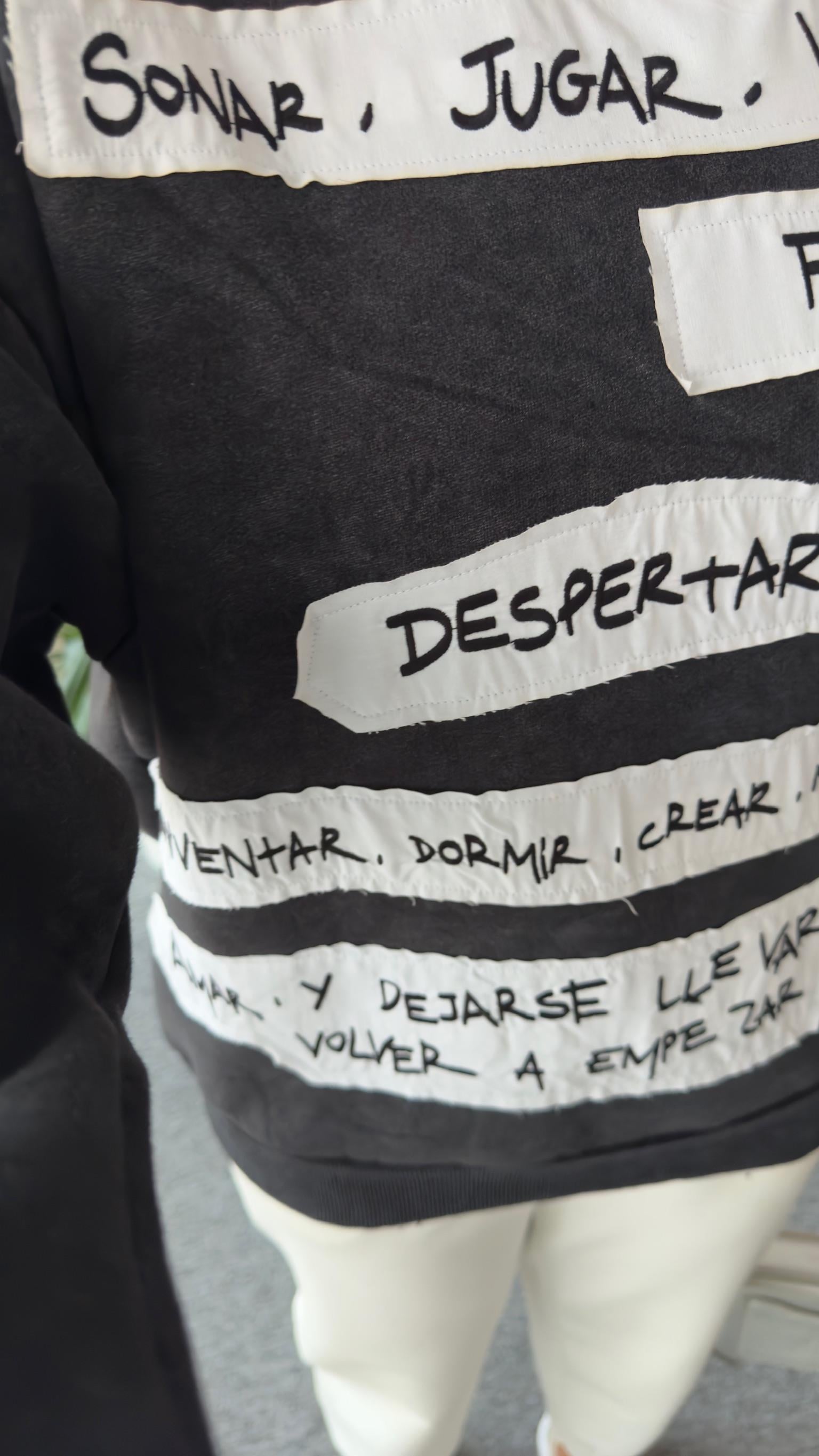 Anni Parça Üzeri Yazı Detaylı Sweatshirt