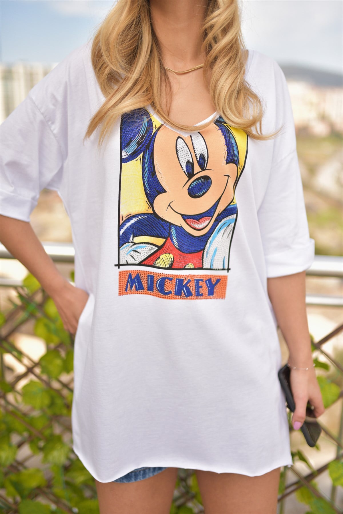 V Yaka Taşlı Beyaz Mickey Tshirt	