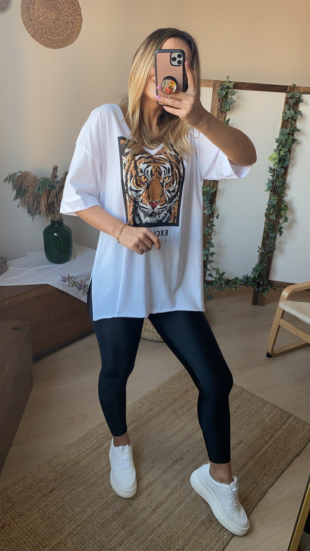 Kaplan Desenli Beyaz Basic Tshirt