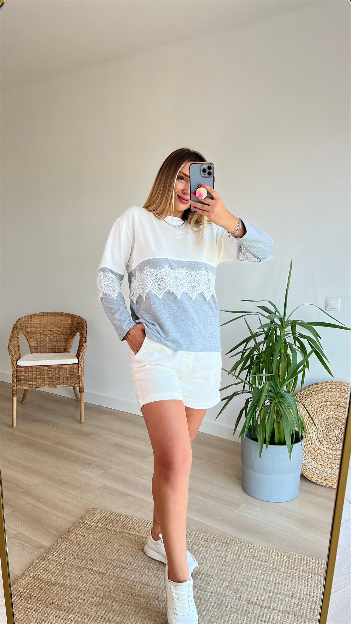 İki İplik Dantel Detaylı Çift Renkli Sweat