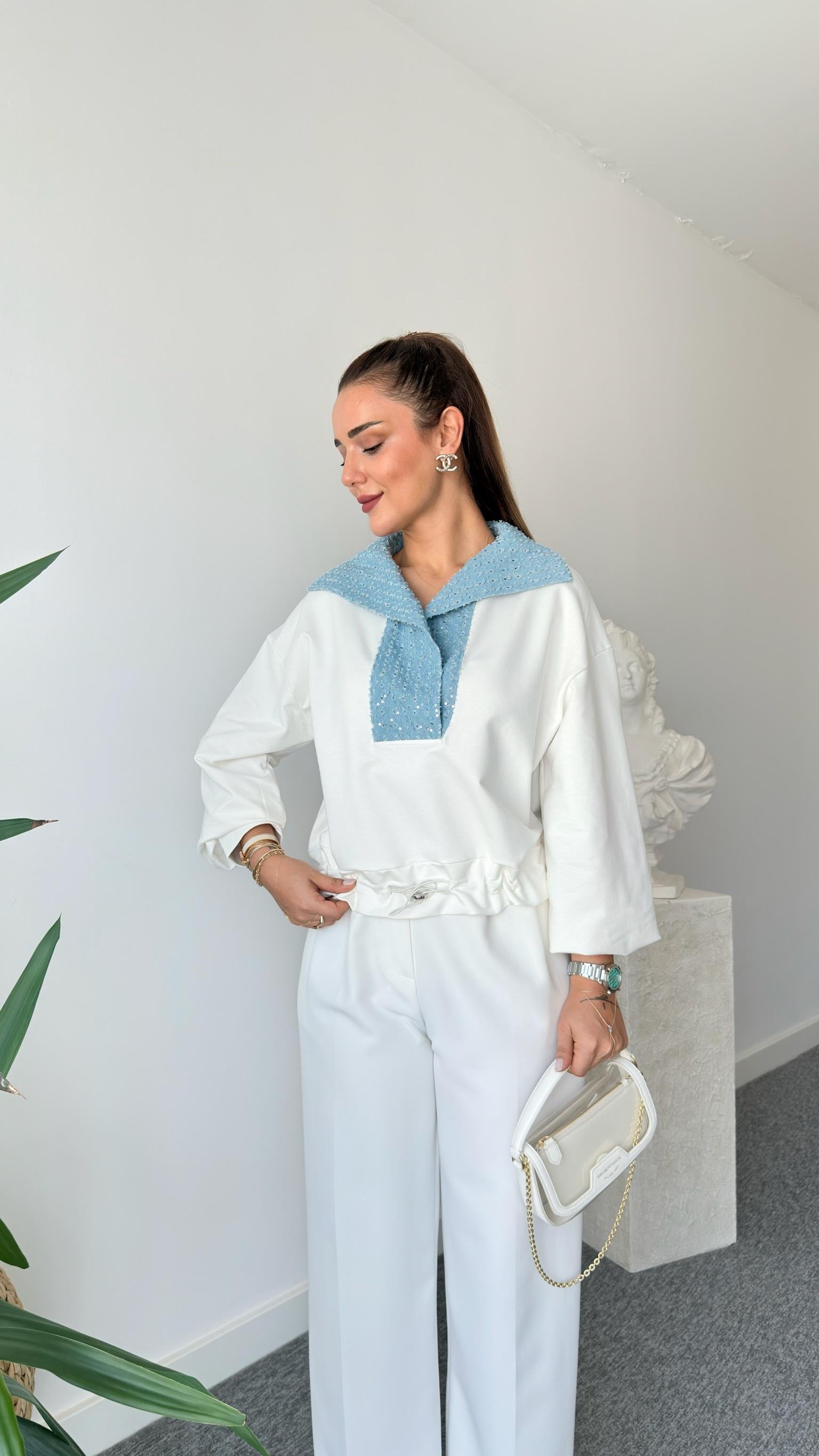 Yakası Kot Garnili Sweatshirt