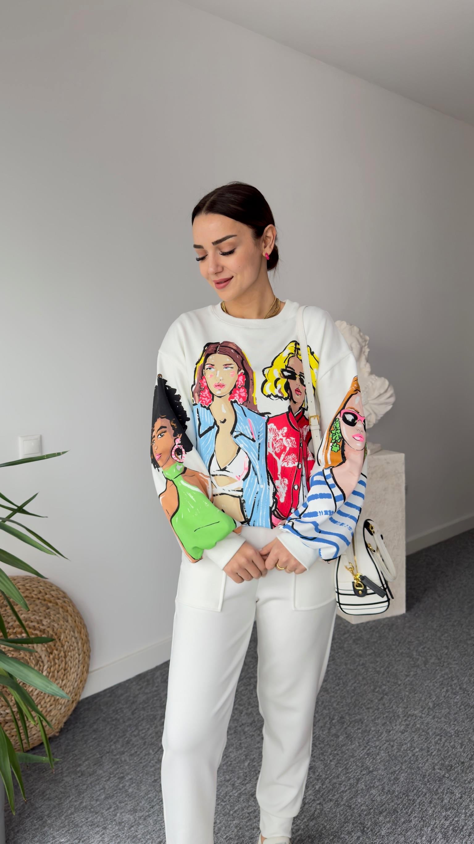 Renkli Kız Baskılı Beyaz Sweatshirt