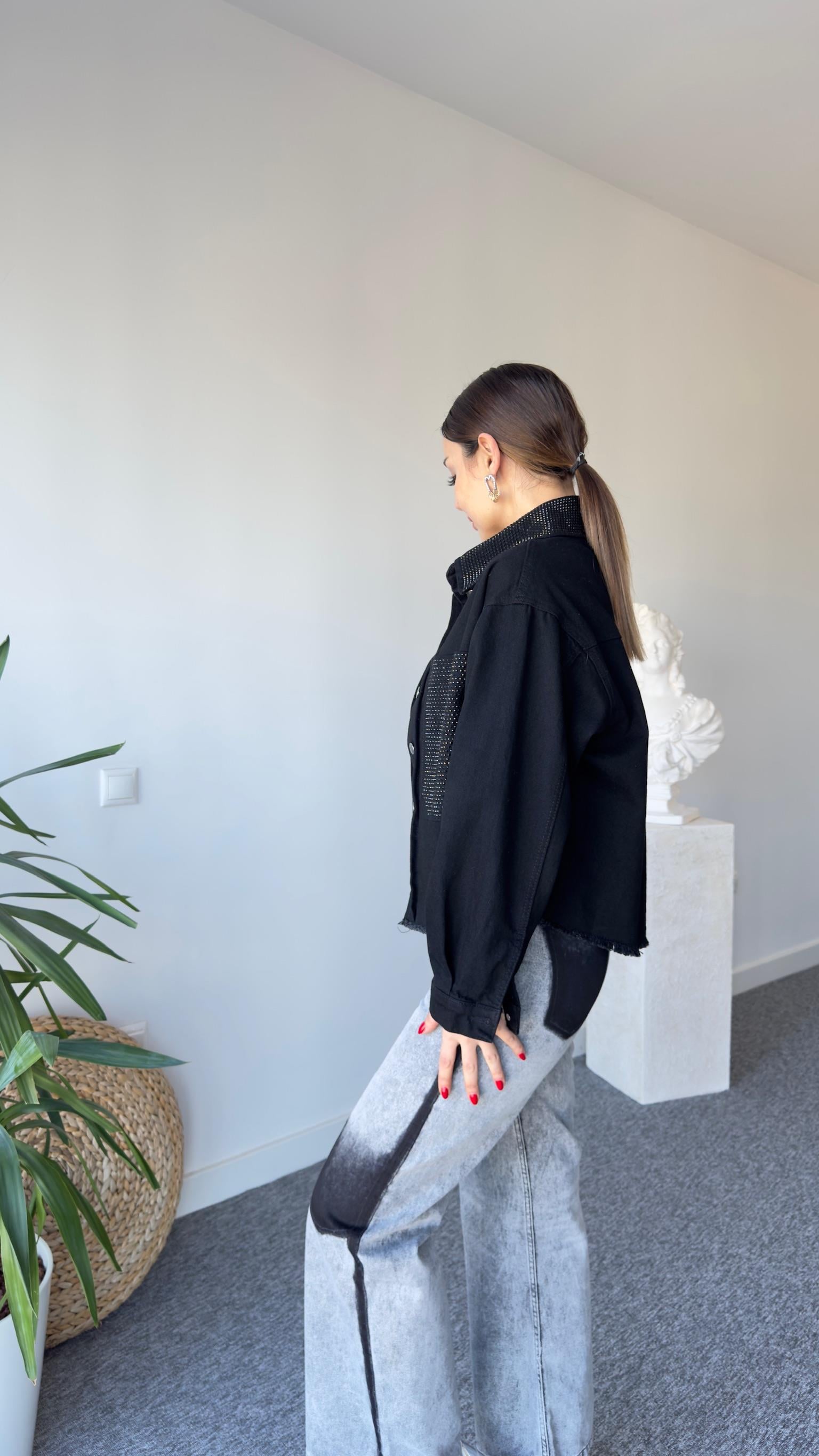 Orj Model Yaka Ve Cepler Taşlı Jean Ceket