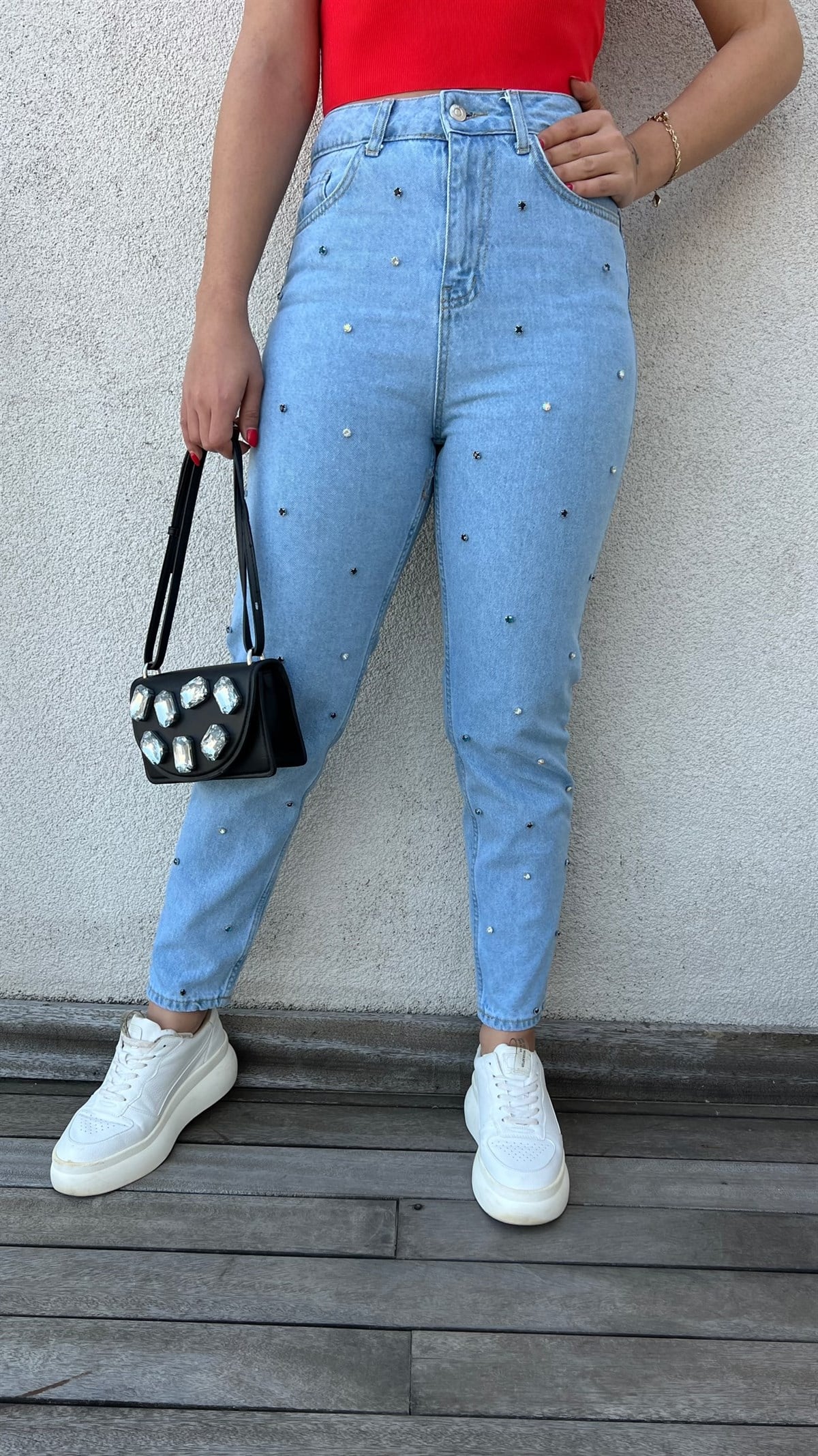 Zara Model Taş Detaylı Mom Jean