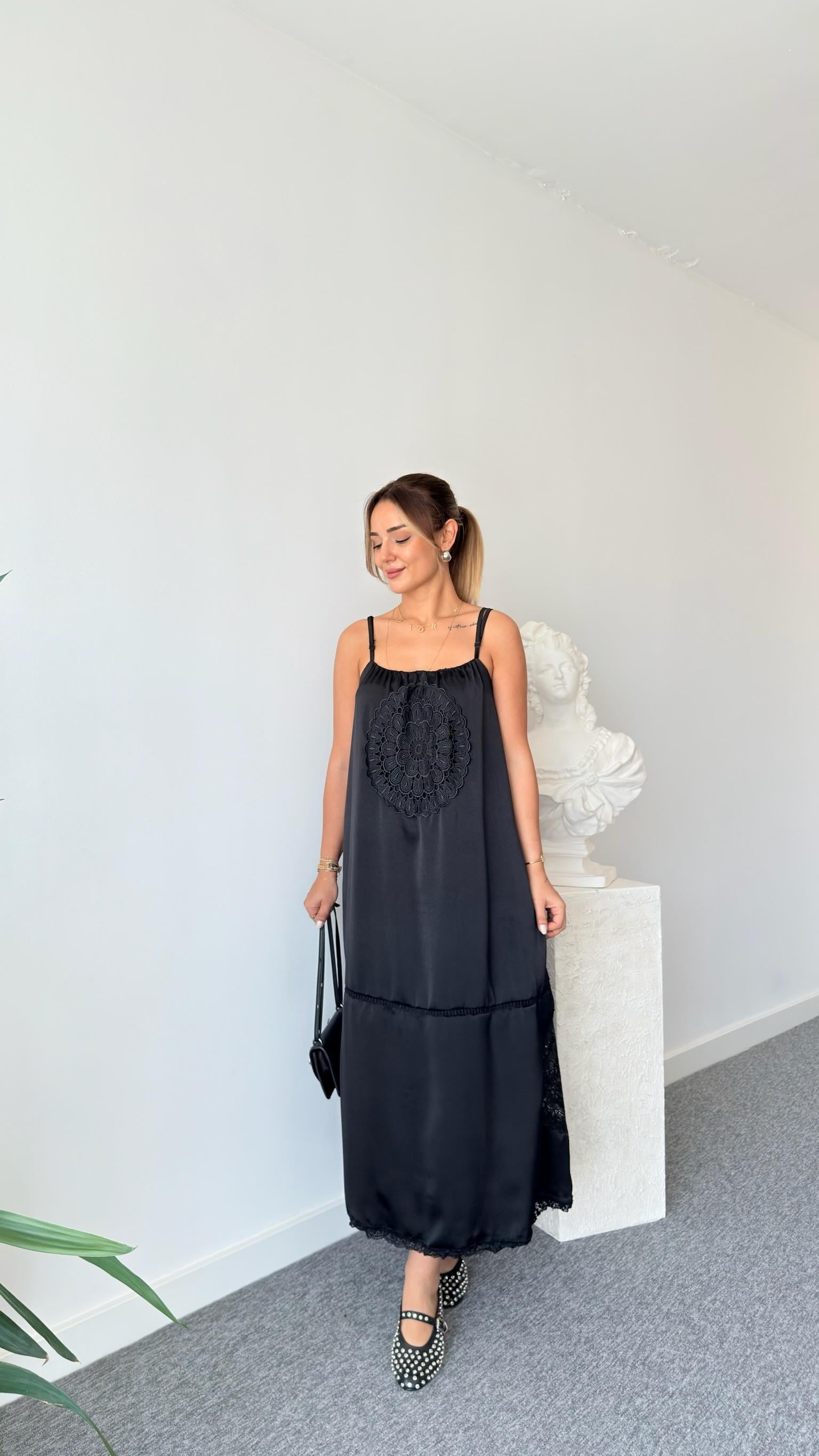 Leria Zra Model Brode Detaylı Elbise