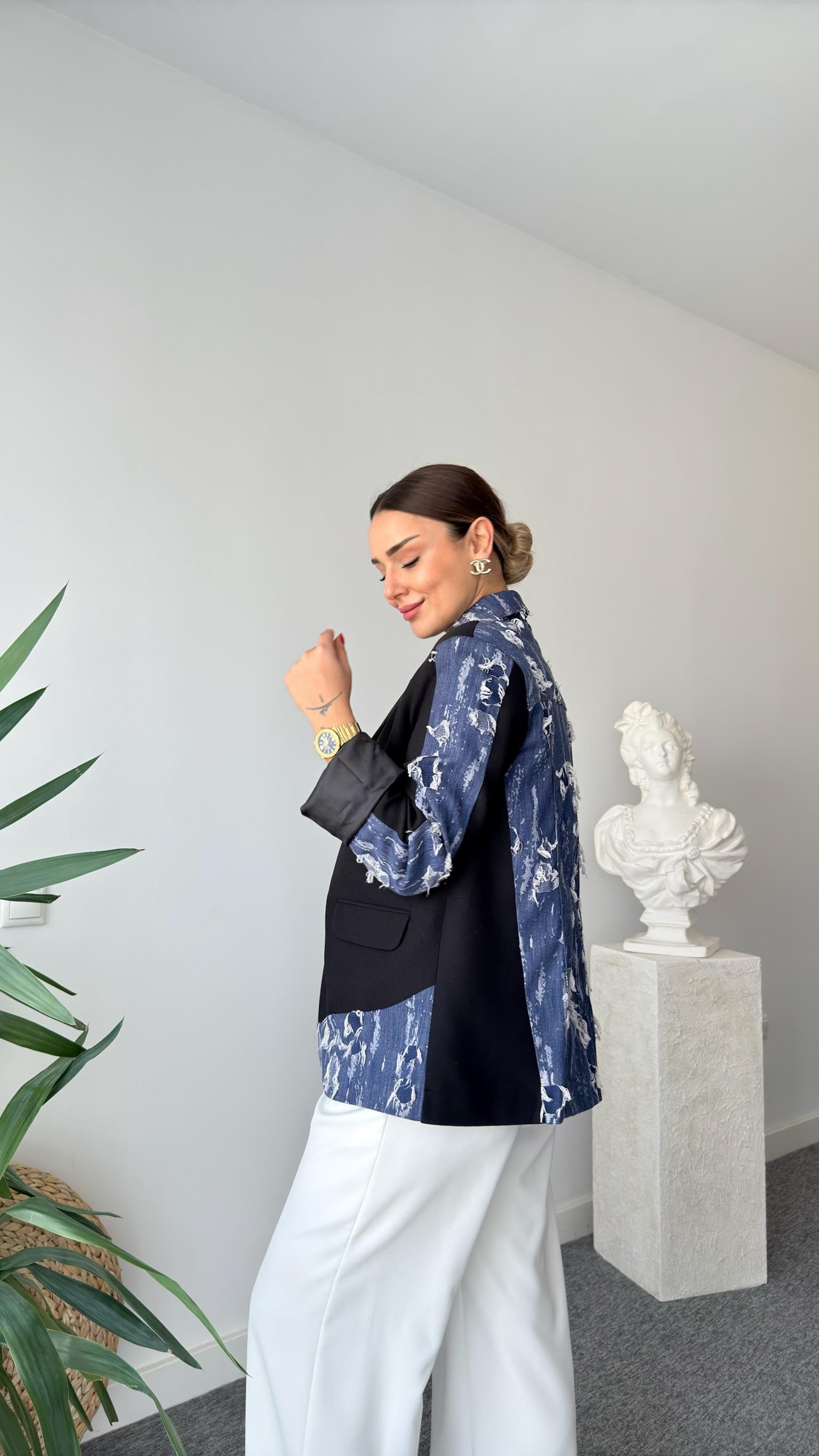 Siyah Zra Yırtık Kot Detaylı Blazer