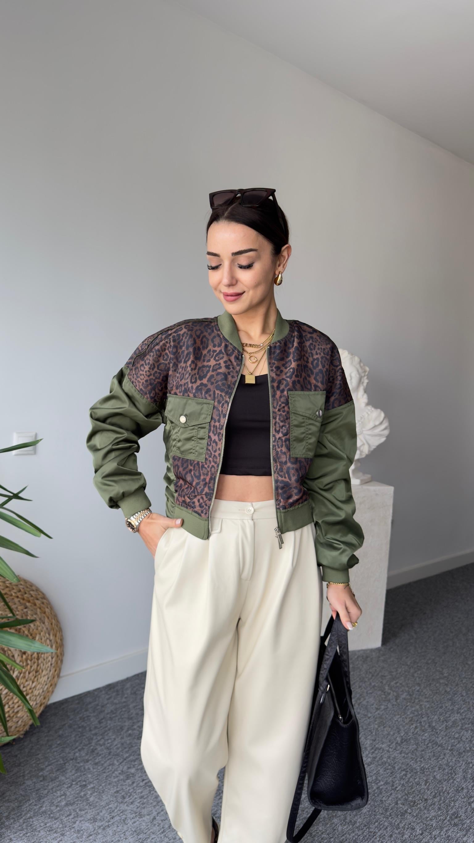 Marka Model Leopar Detaylı Ceket