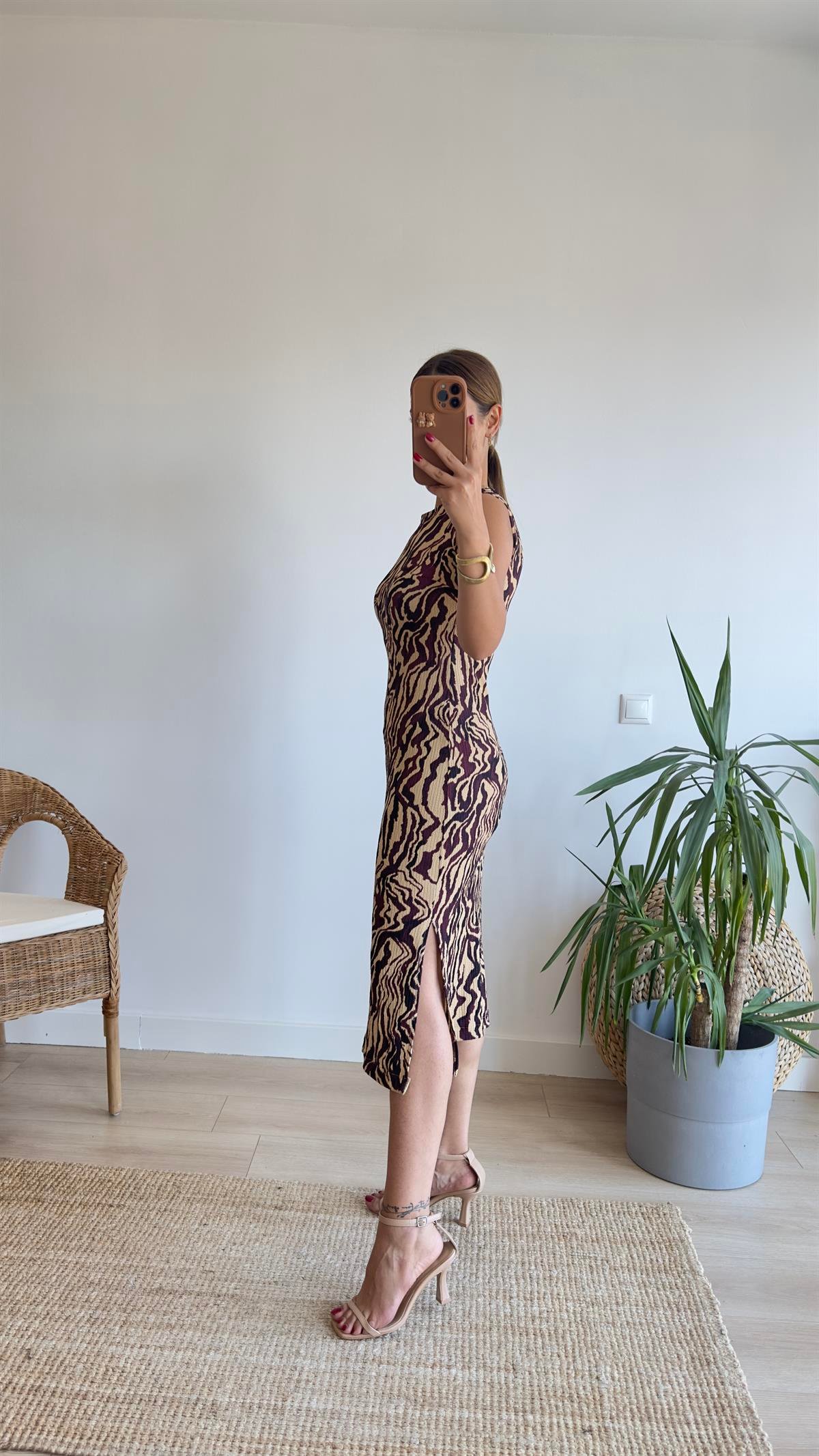 Belis Bordo Bej Desenli Yırtmaçlı Elbise 